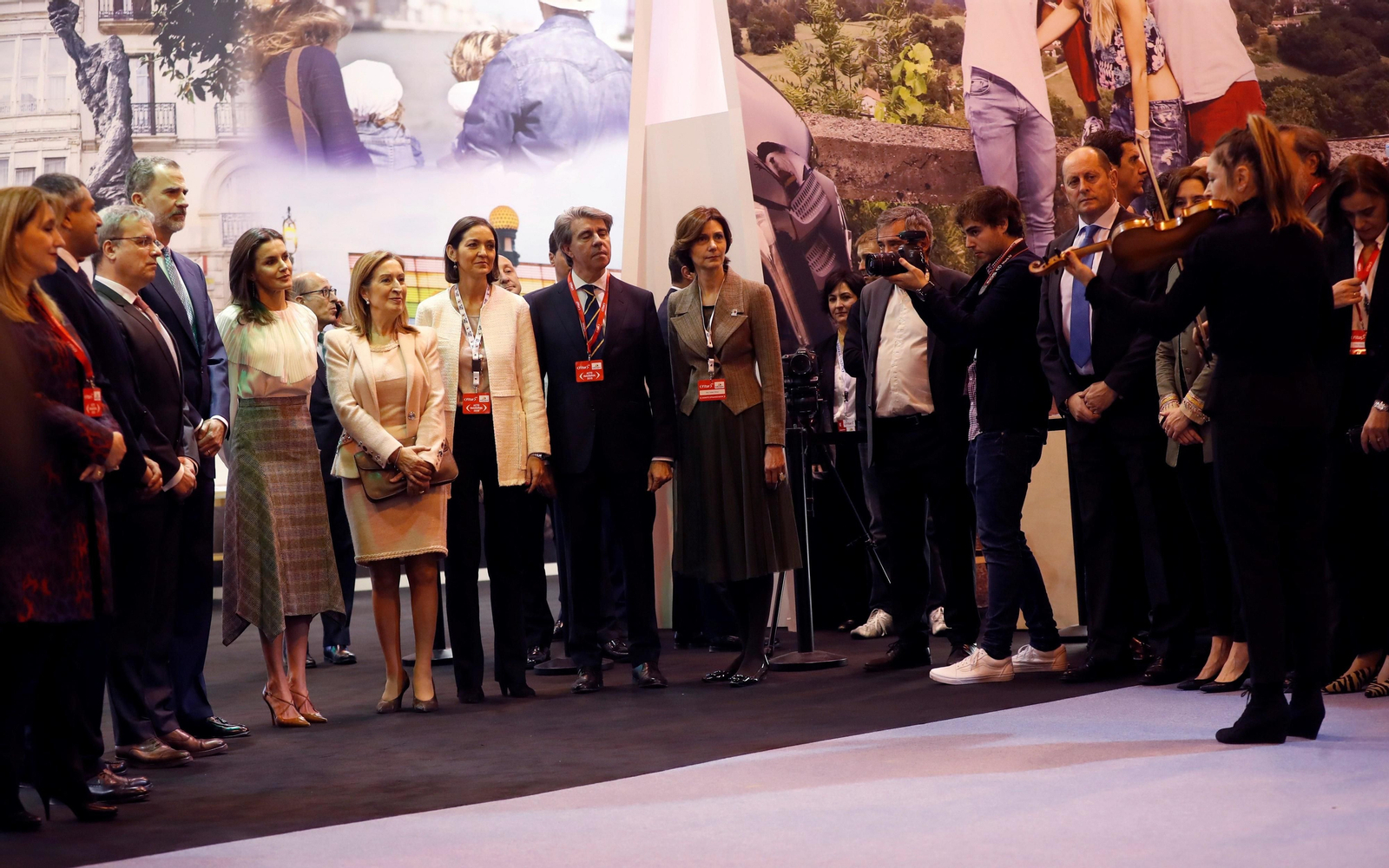 Las imágenes de la inauguración de FITUR, protagonizada por las protestas del taxi