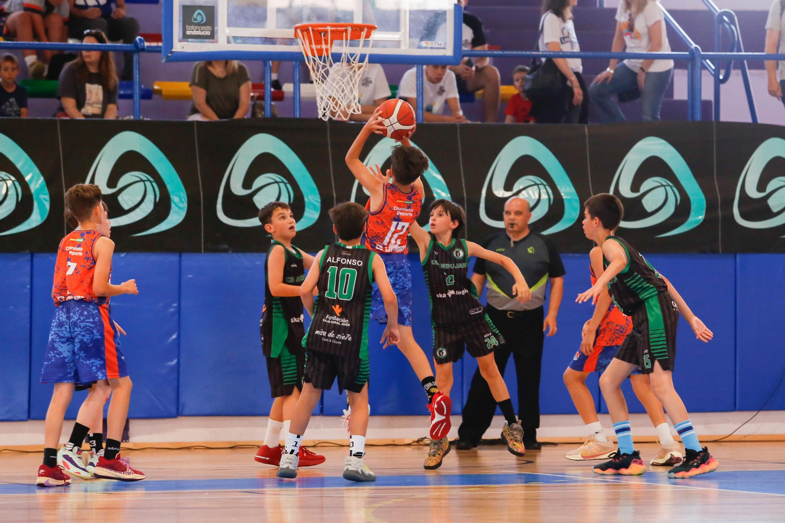 Las fotos de la tercera jornada del Cadeba mini masculino de La Linea