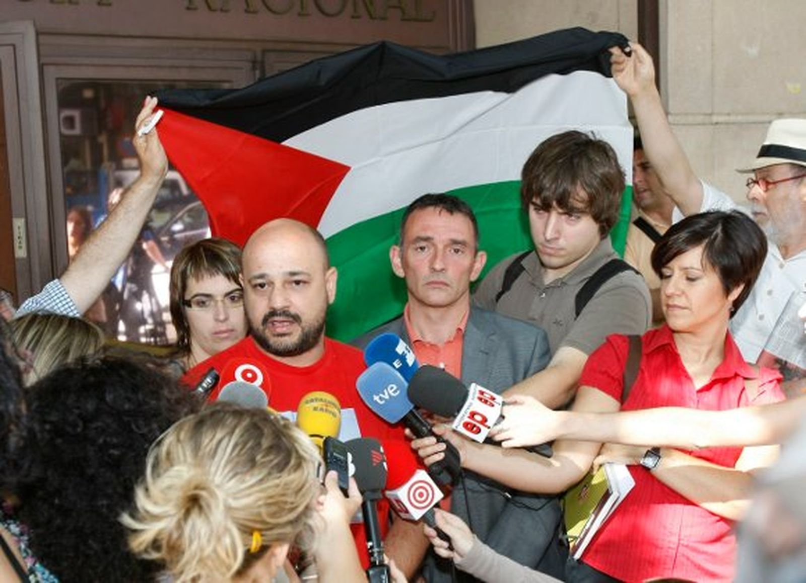 Los activistas españoles de la 'Flotilla de la Libertad' planean enviar a Gaza dos barcos con bandera española