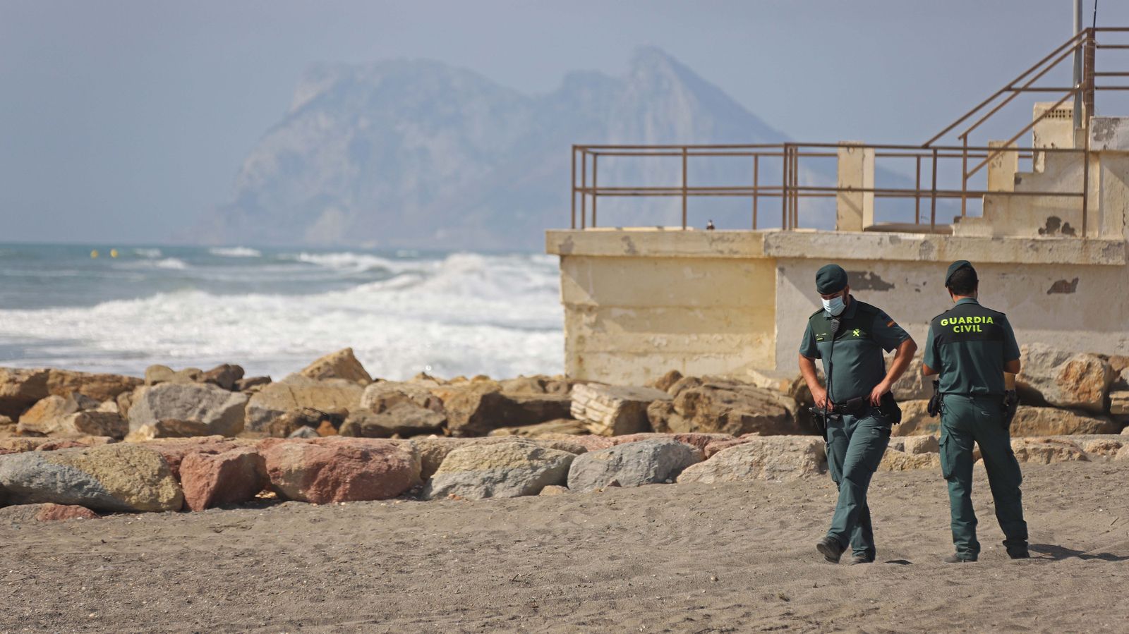 Operativo contra el narcotráfico en la playa de Sotogrande