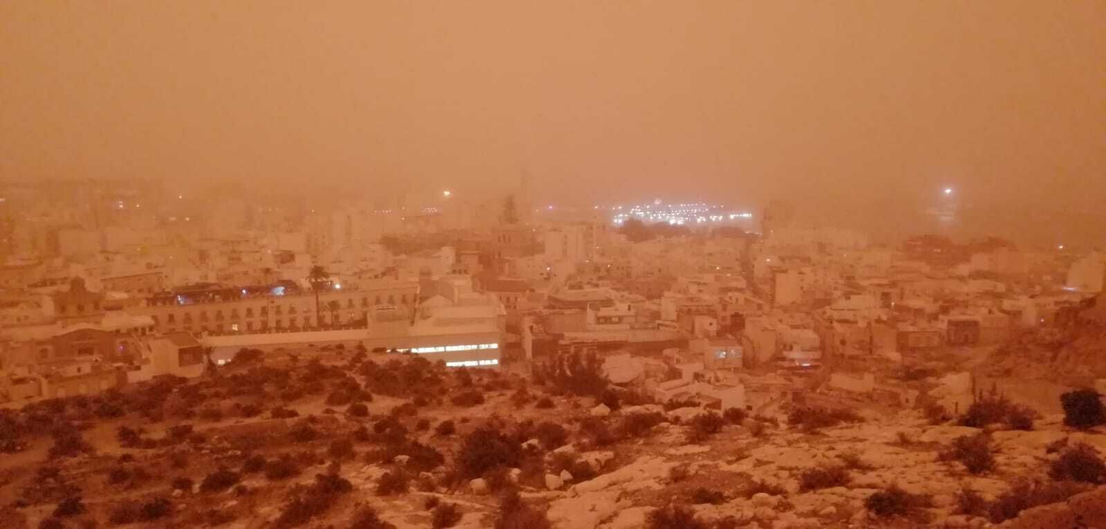 Estampa de la capital desde el Cerro de San Cristóbal.