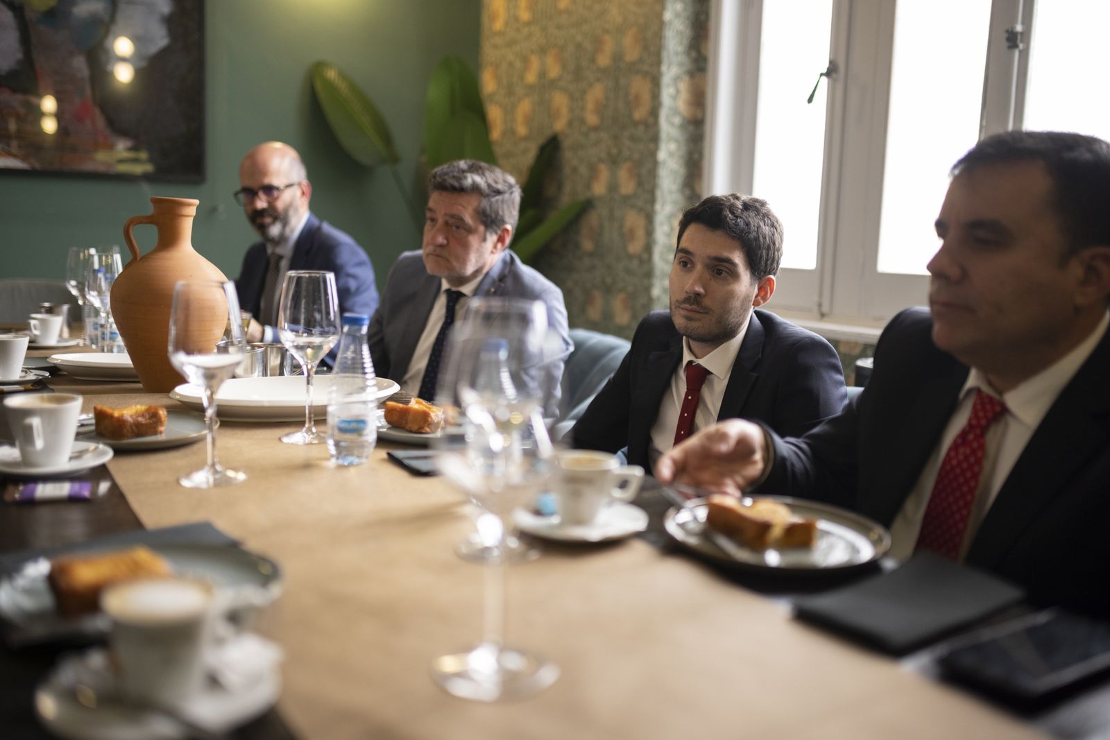 Imágenes de la tertulia cofrade de Huelva Información