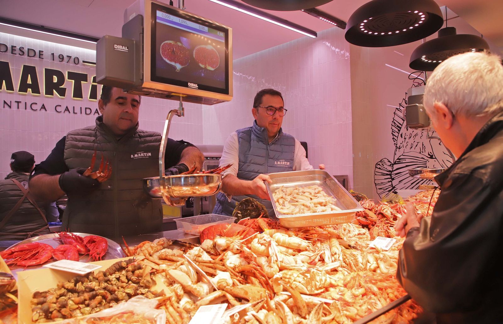 Fotos de las últimas compras para la cena de Nochebuena en Algeciras