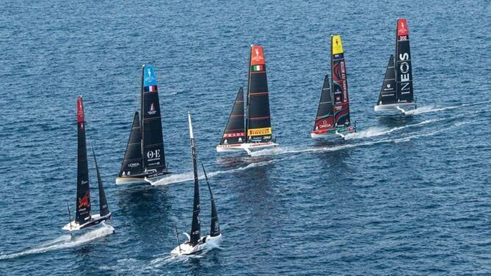 La flota de los seis AC40 de los equipos que competirán en la America’s Cup.