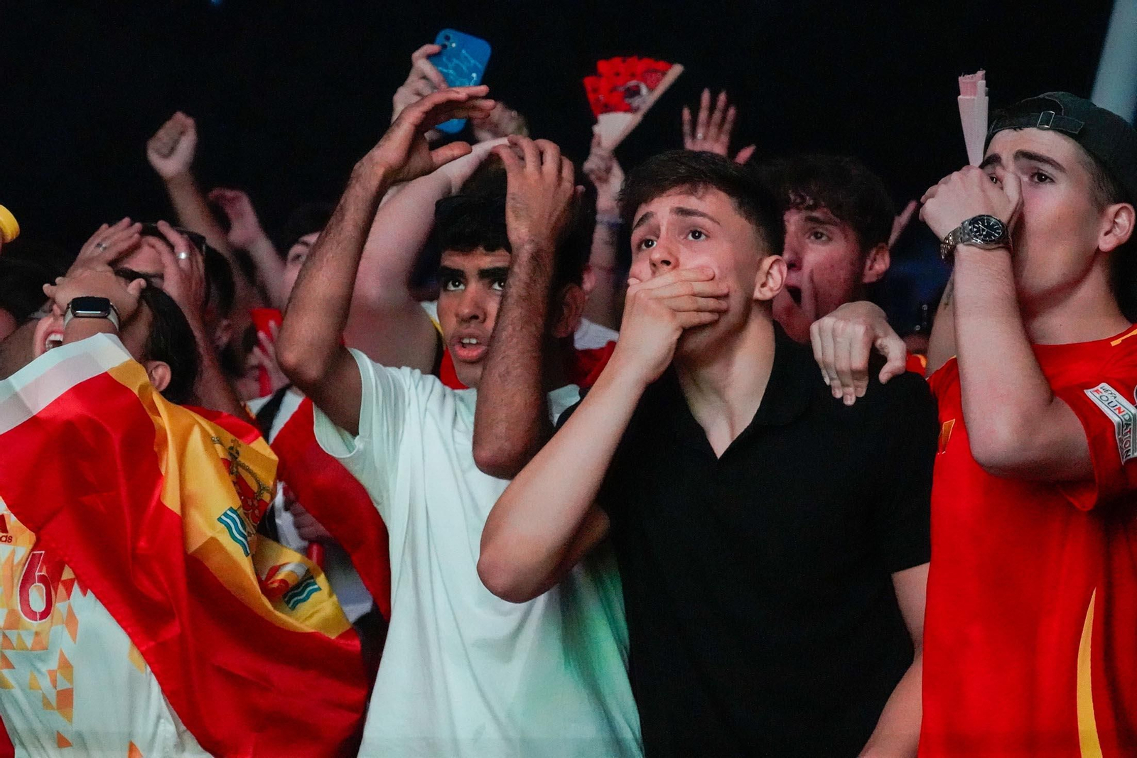 Imágenes del ambiente durante la final de la Eurocopa entre España e Inglaterra Imágenes del ambiente durante la final de la Eurocopa entre España e Inglaterra