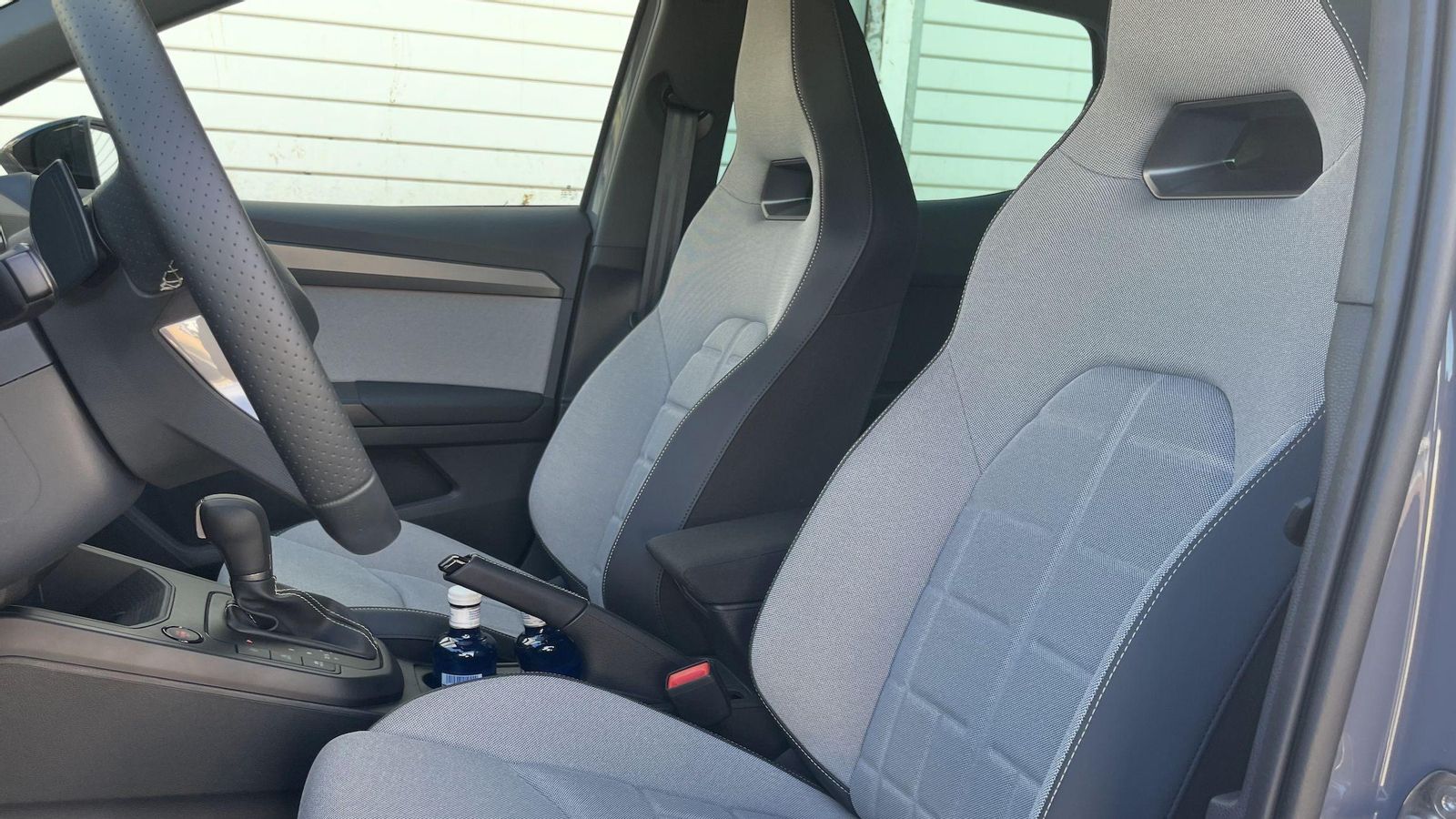 Ya sea en los Ibiza o en los Arona, siempre que se trate del acabado FR, los dos asientos delanteros son de tipo bacquet de serie.