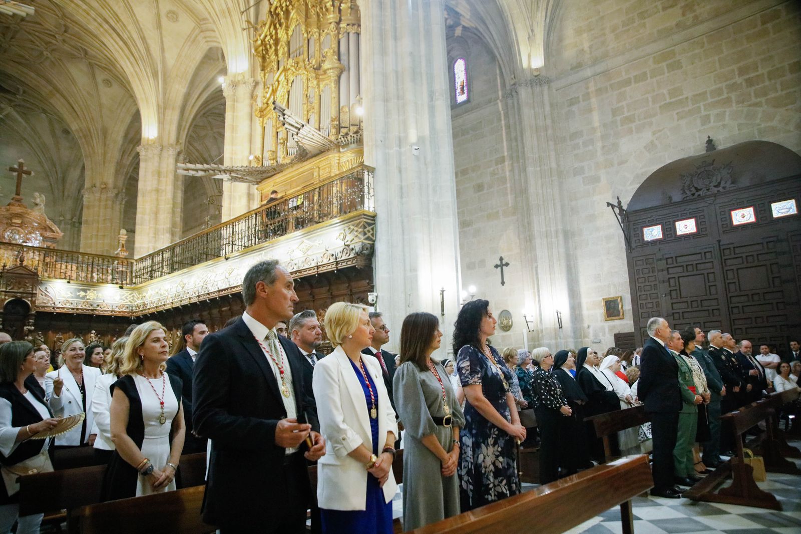 Imágenes de la procesión del Corpus Christi en Almería: así han sido la misa y la posterior marcha por la capital