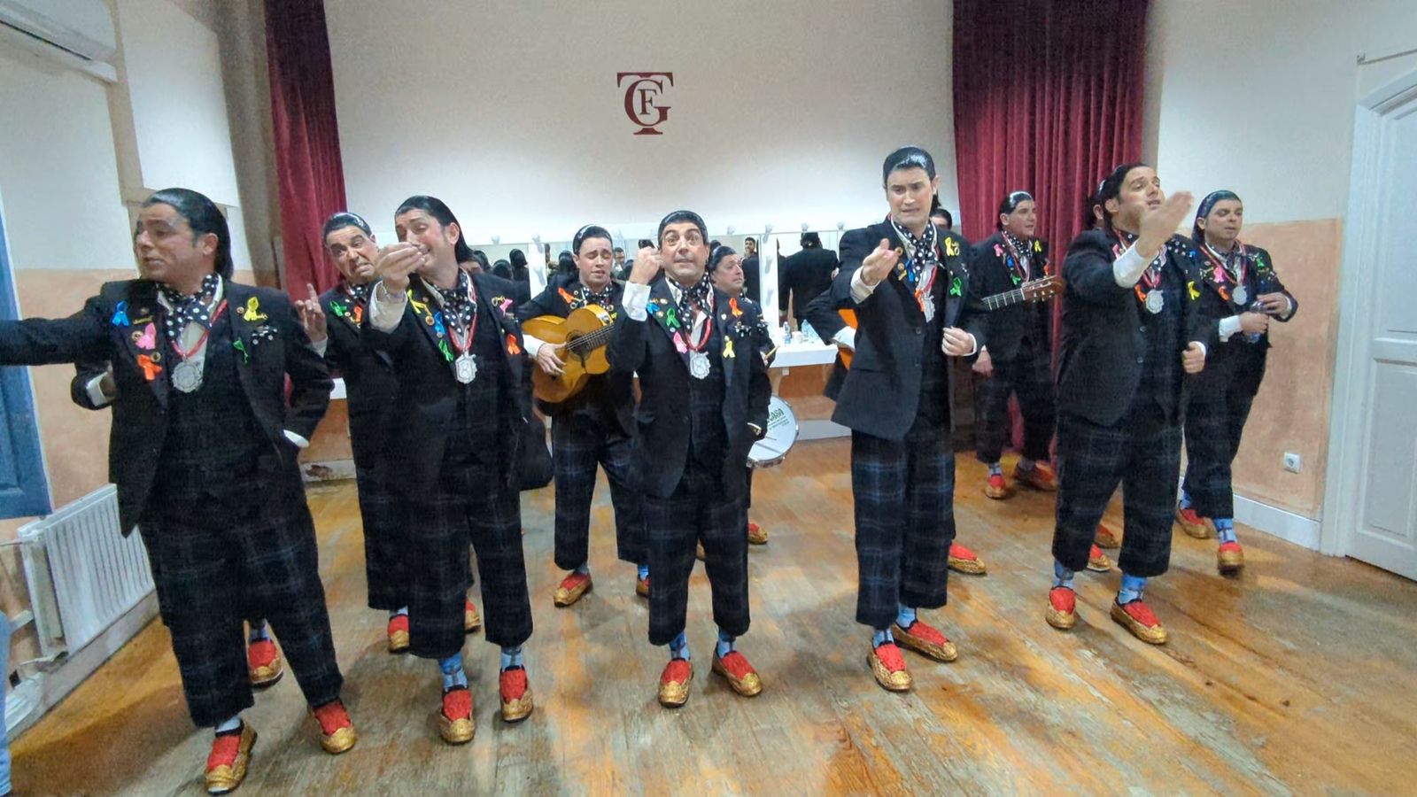 COAC 2026| El pasodoble de los 'Ssshhhhh!!!' del Bizcocho desde 'planta baja'