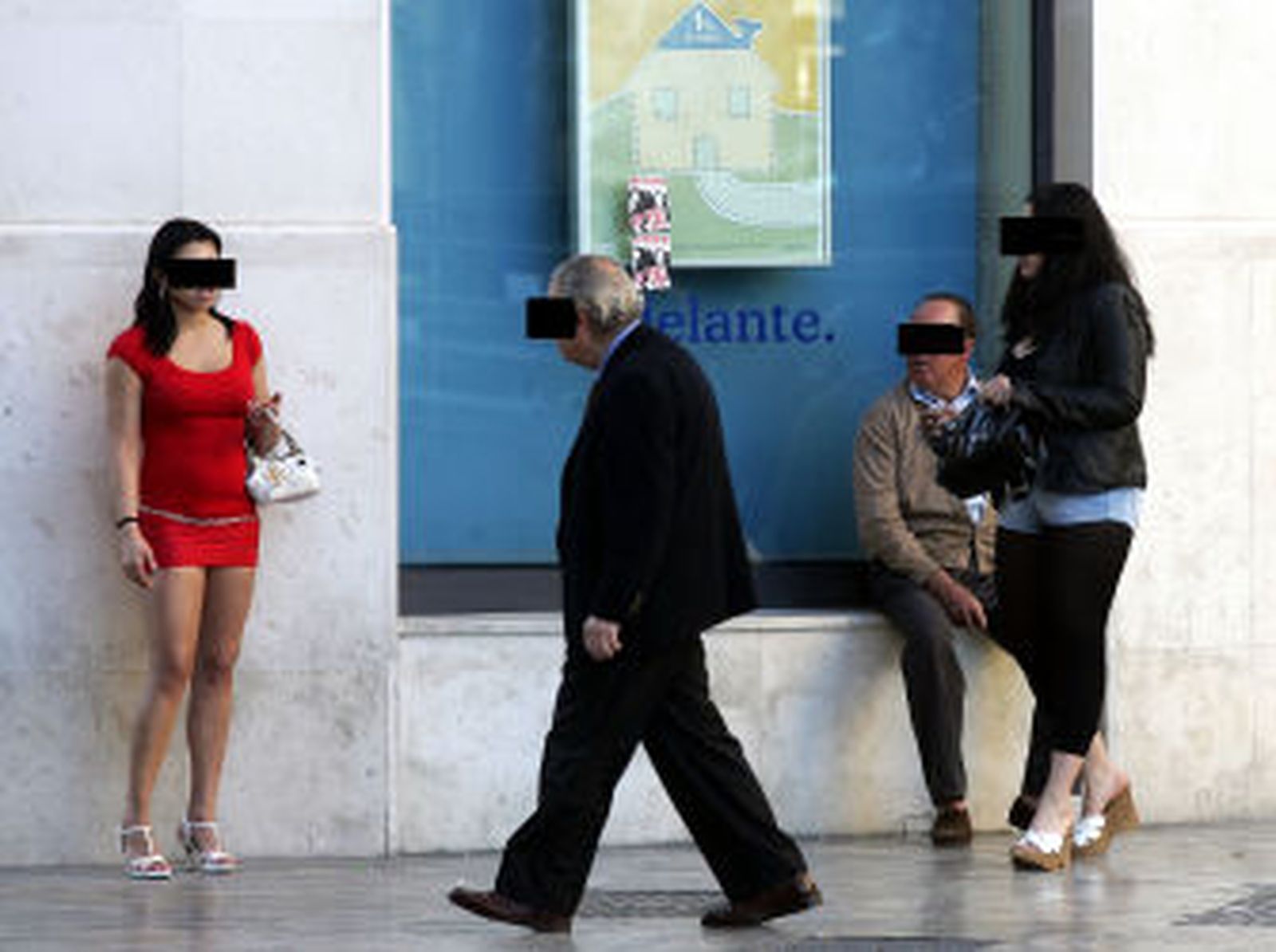La prohibición de ejercer prostitución en las calles de Granada, más cerca