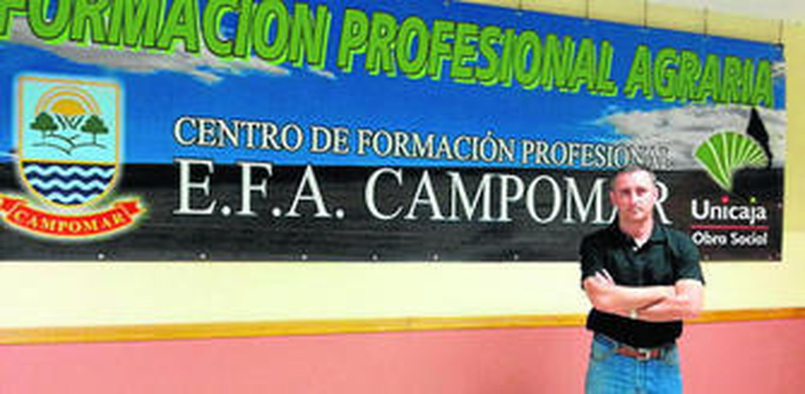Raúl Rebollo-Galiana, director de la Escuela Familiar Agraria Campomar, en las instalaciones del centro.