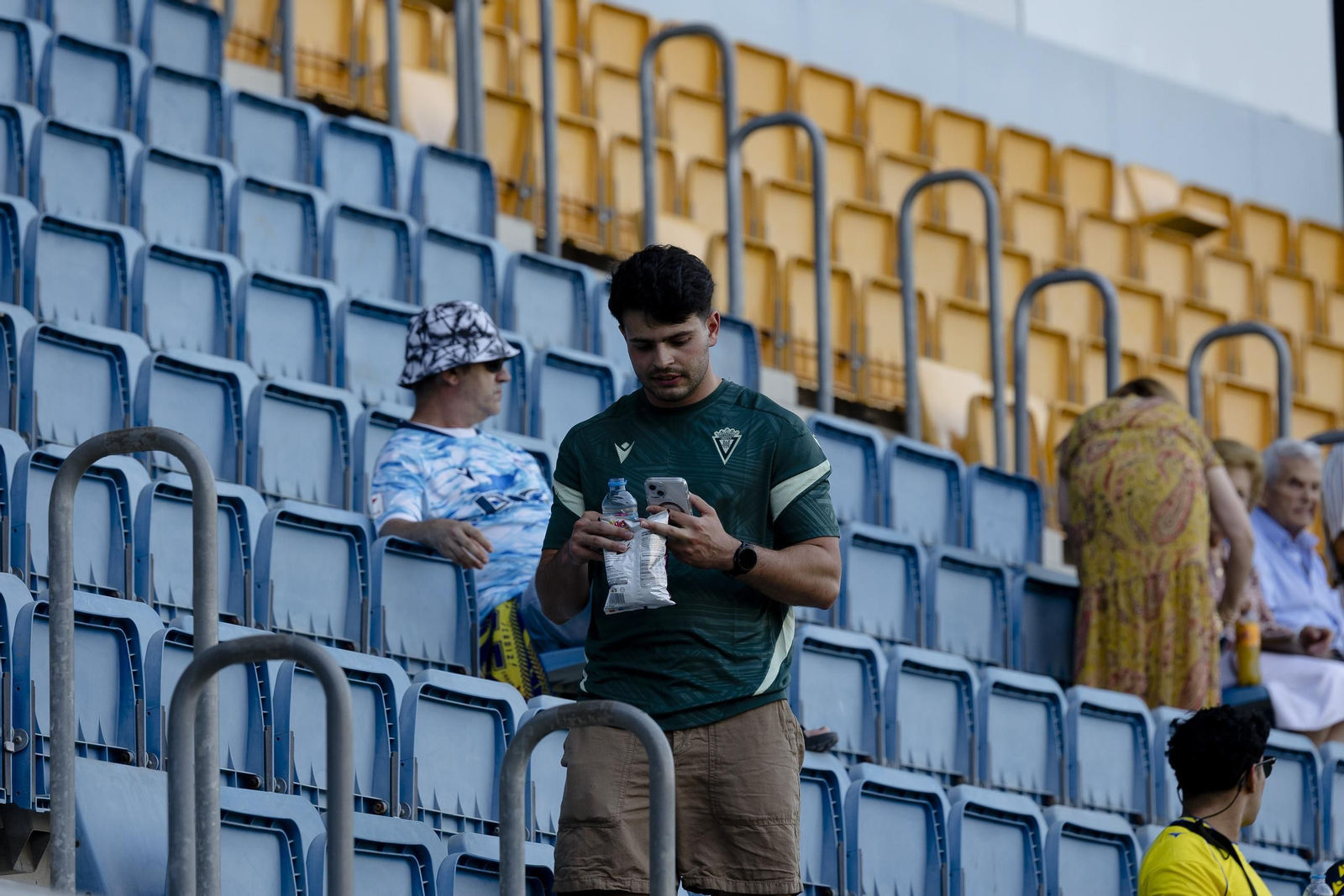Búscate en las imágenes del primer partido del Cádiz CF- Mirandés