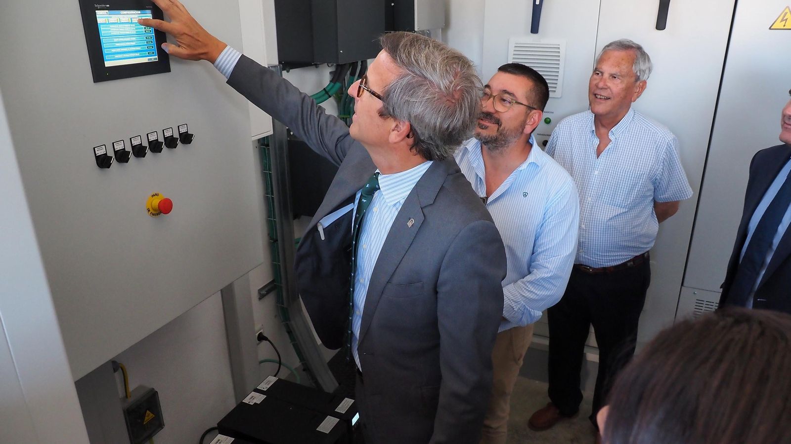 Jorge Paradela, en el momento de activar el bombeo en la nueva planta Jorge Paradela, en el momento de activar el bombeo en la nueva planta