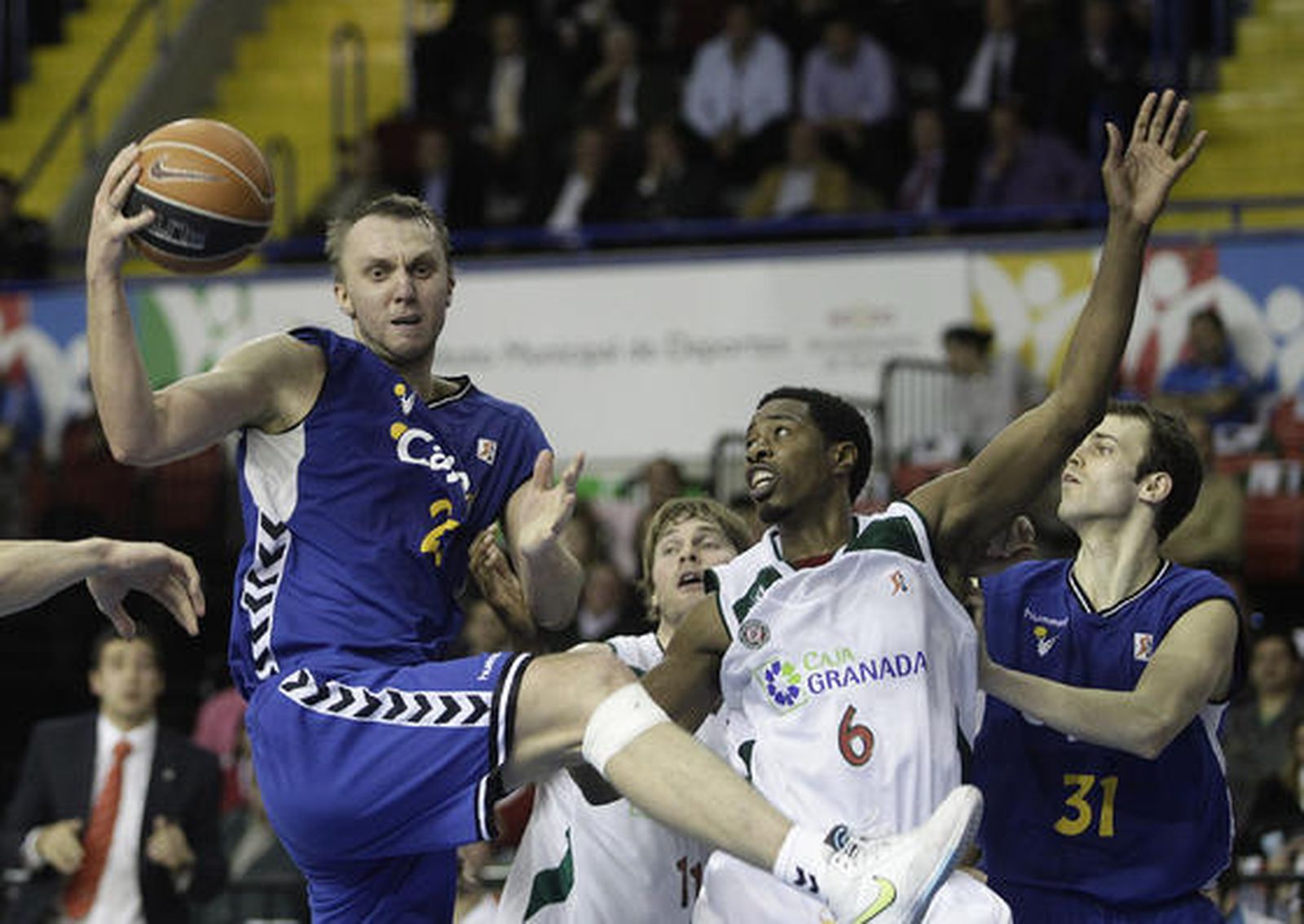 El Cajasol no logra imponerse al Granada.

Foto: Antonio Pizarro, EFE