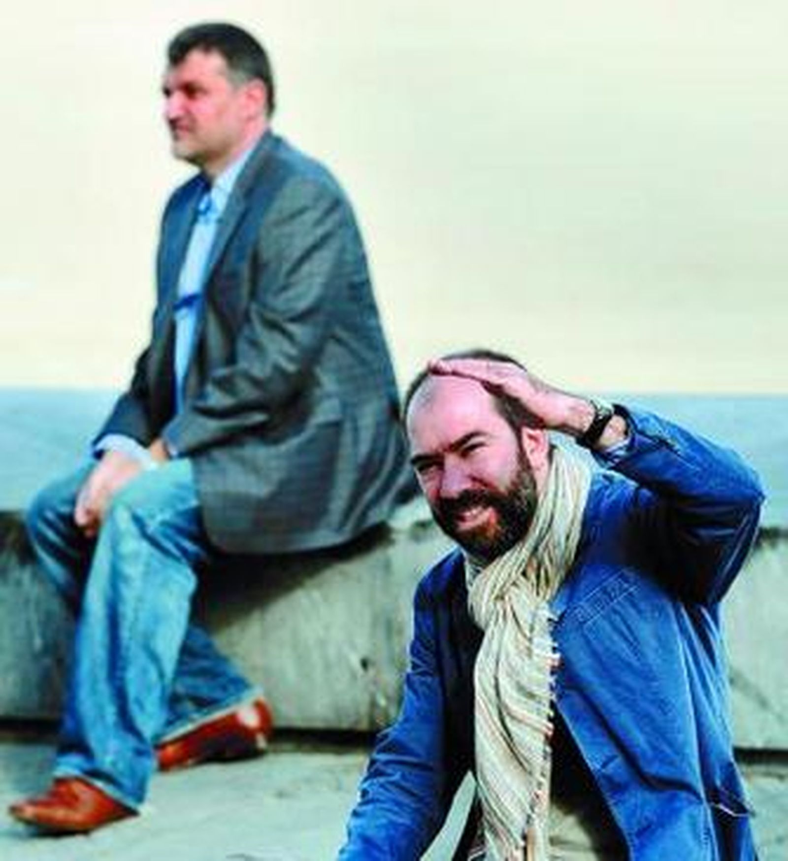 Rosales, en primer plano, con Ion Arretxe al fondo.