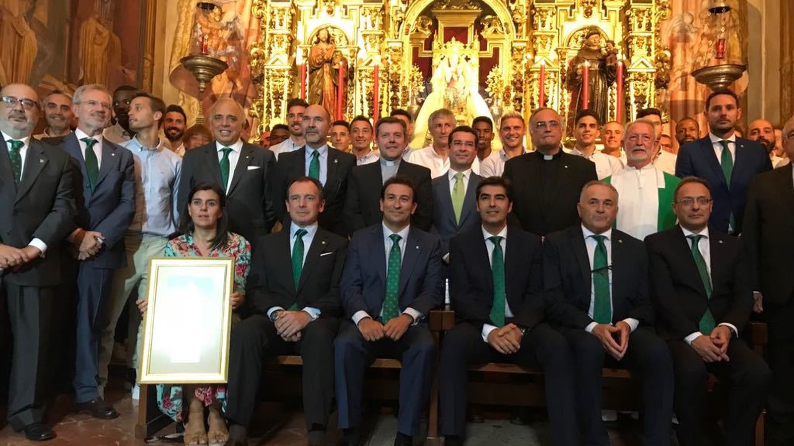 Foto oficial ante la Virgen de Valme.