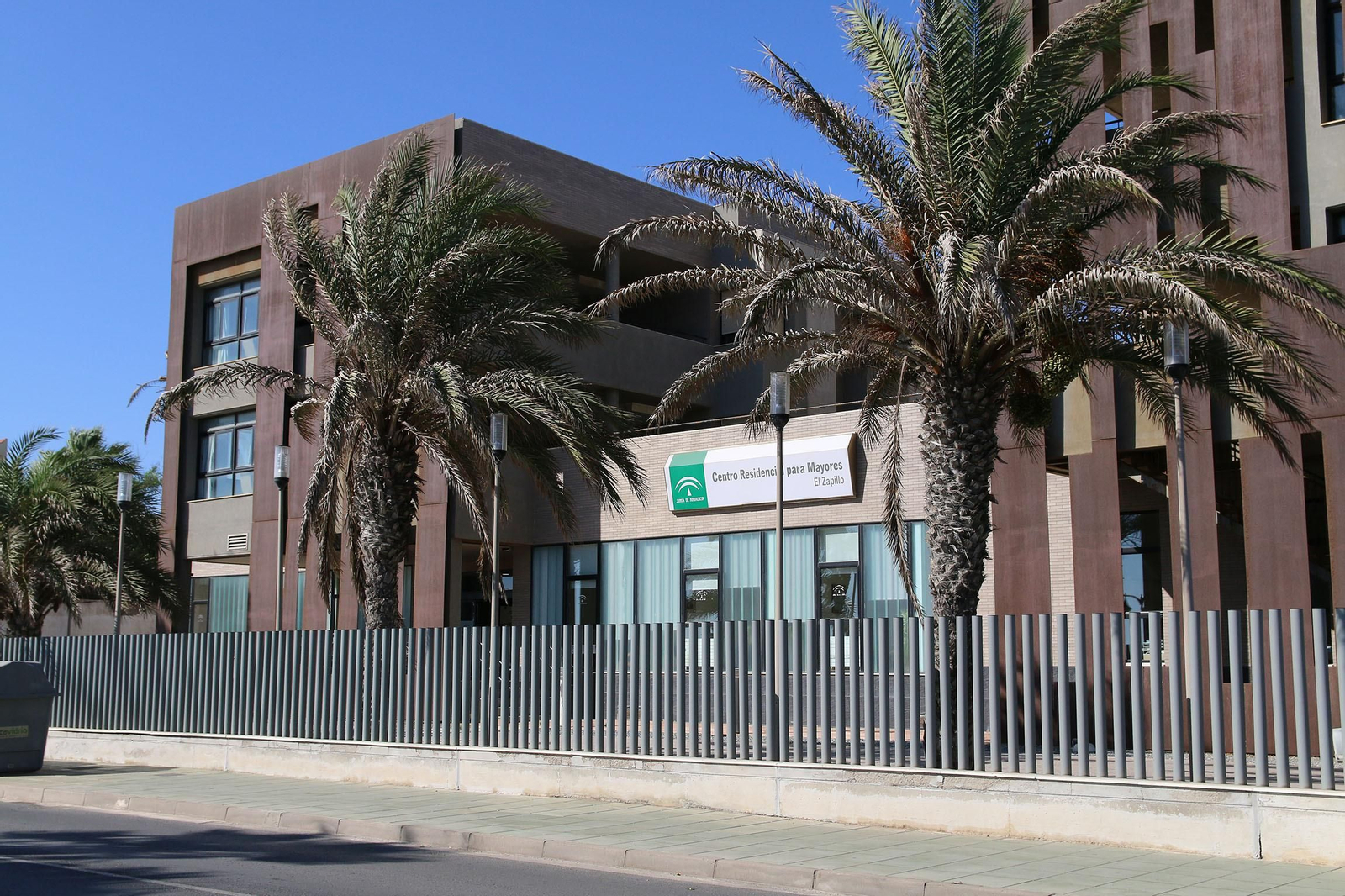 La residencia de El Zapillo fue la primera con casos de COVID-19 en la segunda ola. La residencia de El Zapillo fue la primera con casos de COVID-19 en la segunda ola.