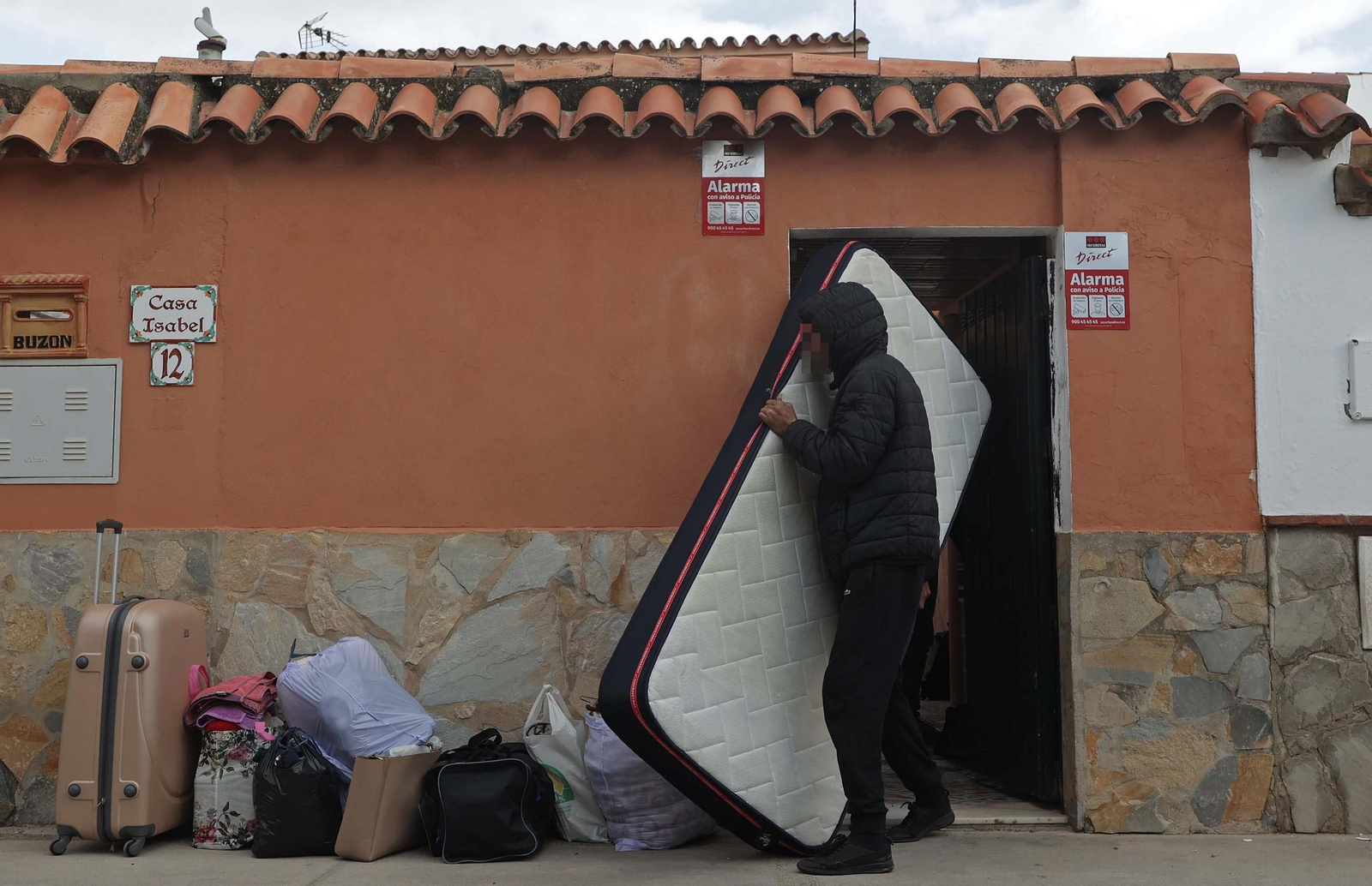 Fotos del desahucio ejecutado en la barriada de El Rinconcillo en Algeciras