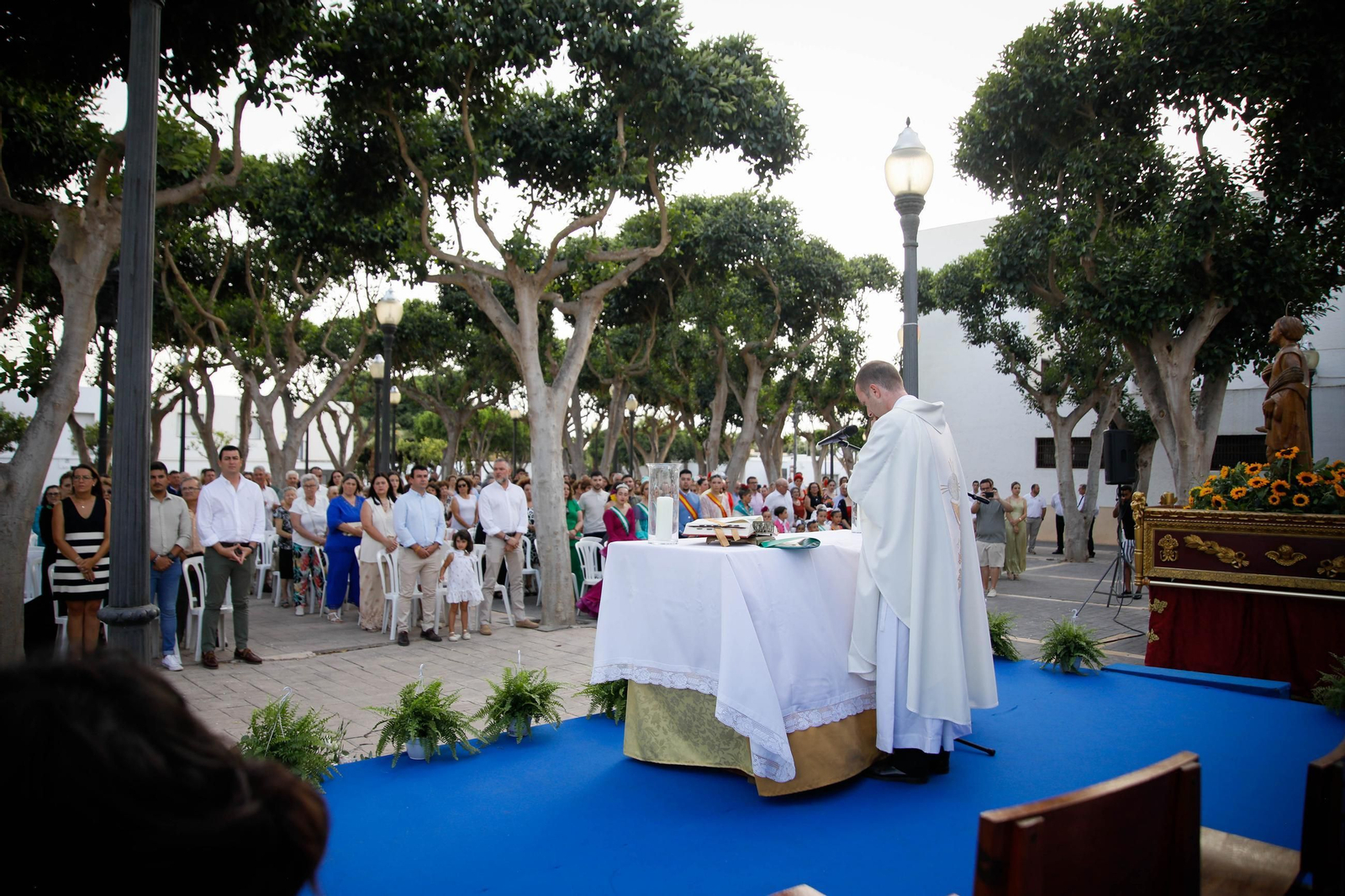 Ofrenda floral y misa durante la última jornada de las fiestas de Campohermoso Ofrenda floral y misa durante la última jornada de las fiestas de Campohermoso