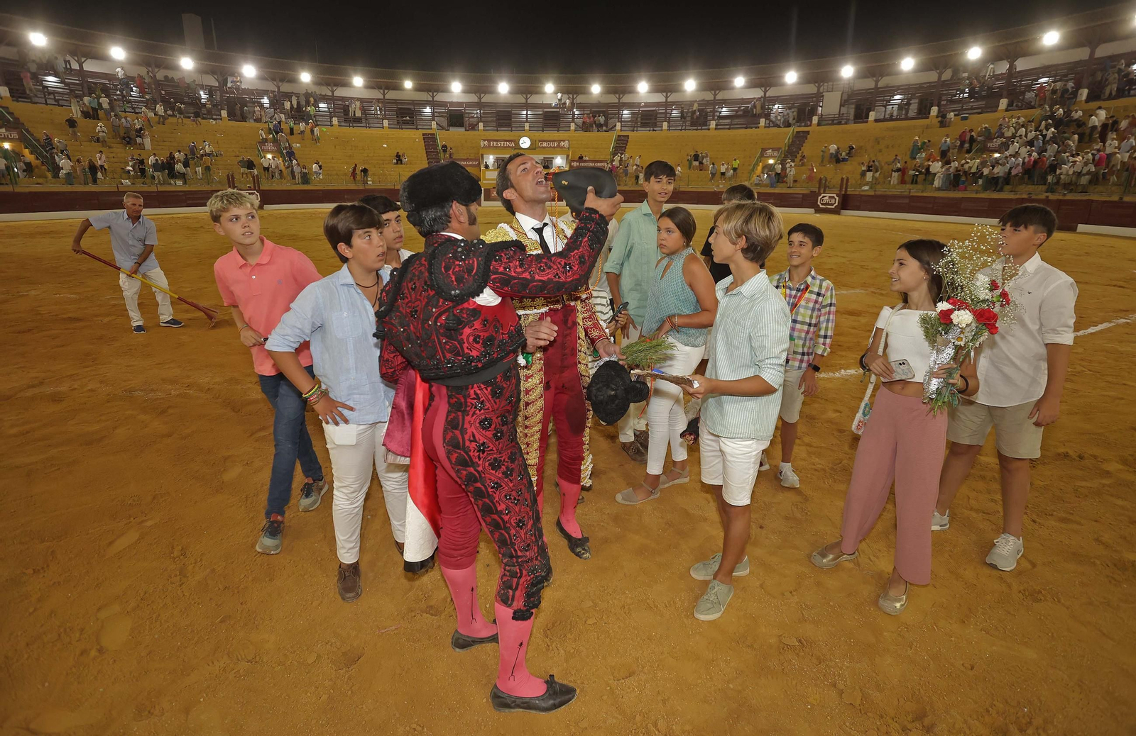 Fotos de la corrida del viernes de la Feria de La Línea: Morante de la Puebla, Talavante y David de Miranda Fotos de la corrida del viernes de la Feria de La Línea: Morante de la Puebla, Talavante y David de Miranda