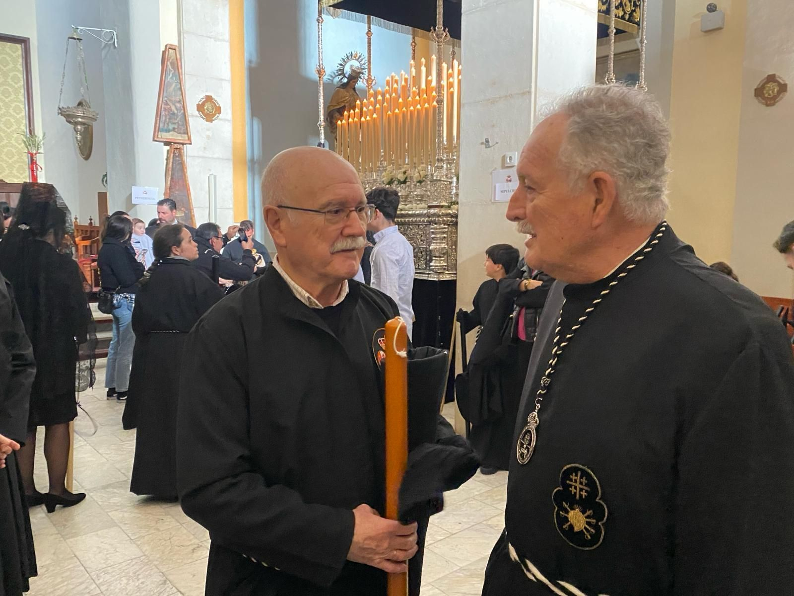 En imágenes: el Santo Sepulcro procesiona su luto por las calles de Jaén capital