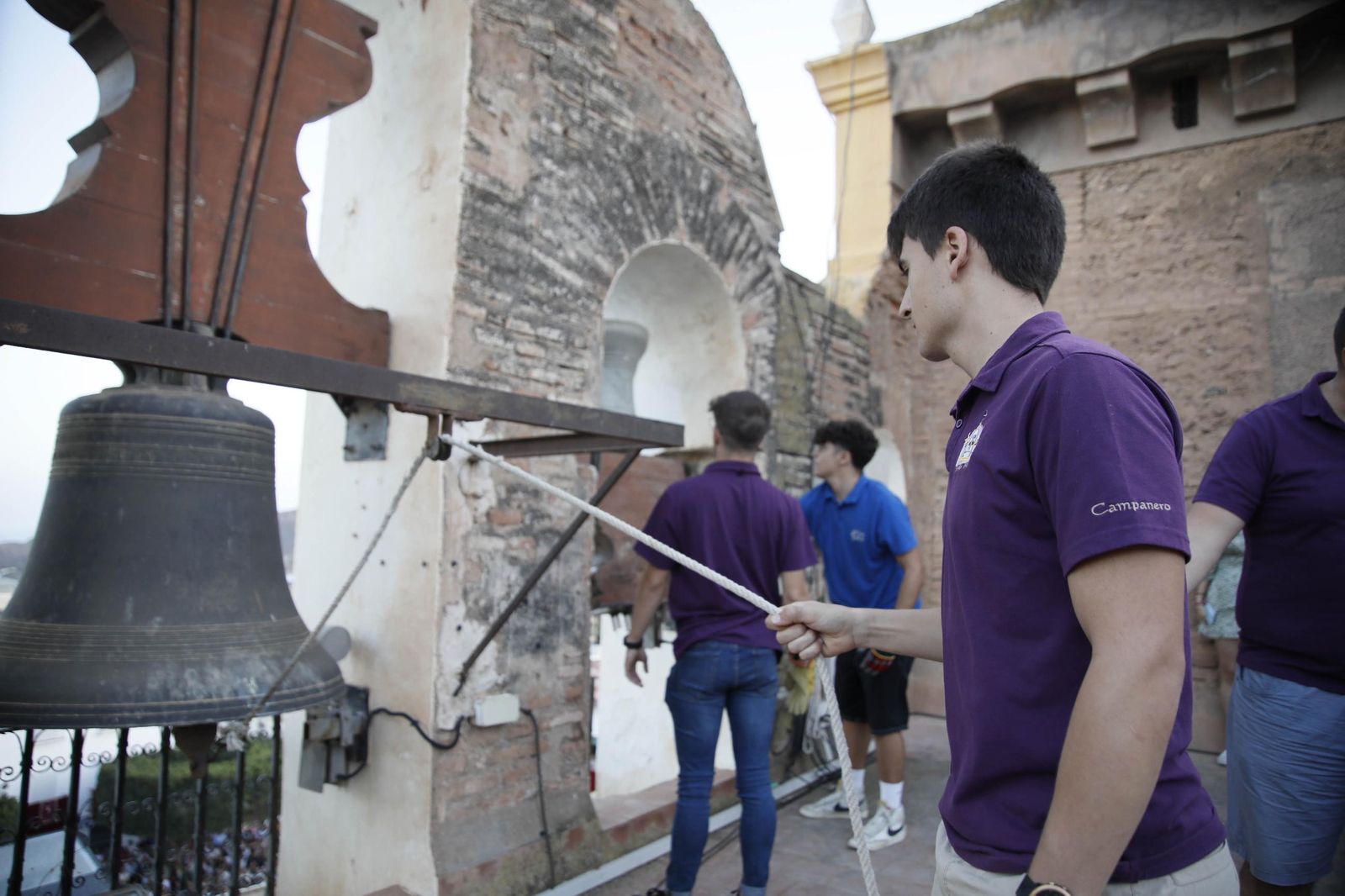 Las imágenes de la misa vespertina y procesión del Cristo de la Luz de Dalías