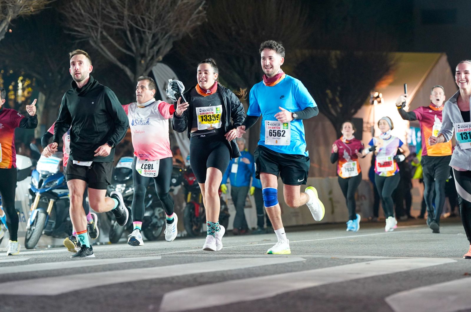 En imágenes: búscate en tu llegada a meta de la Carrera de San Antón 2026 (12)