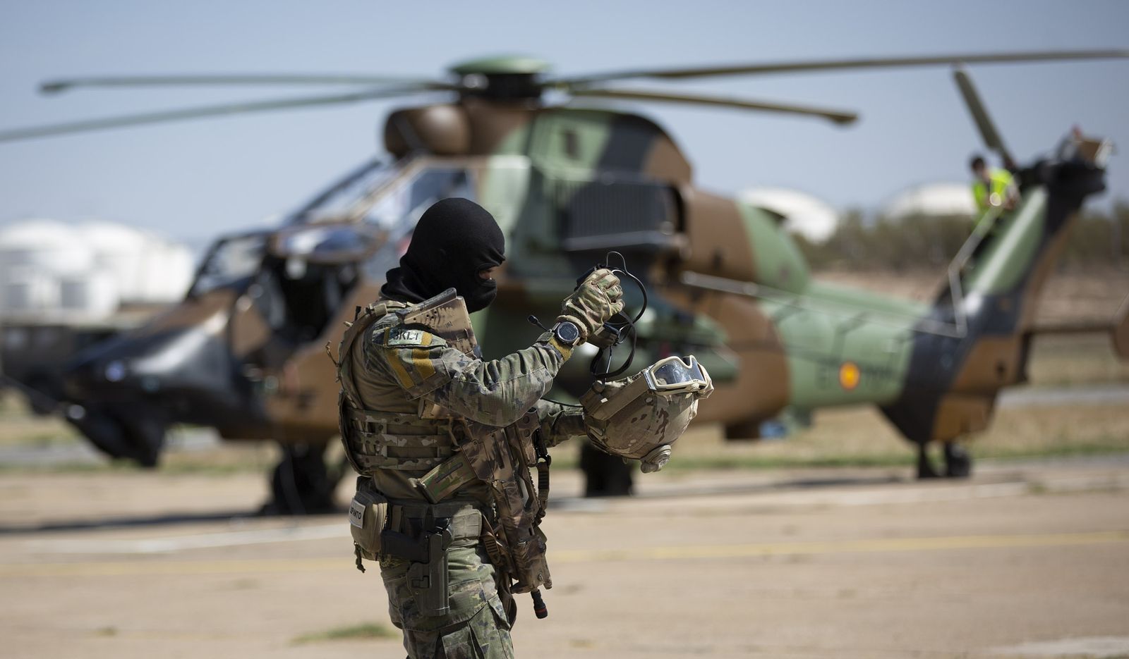 Entrenamiento del Ejército en el río Guadalquivir