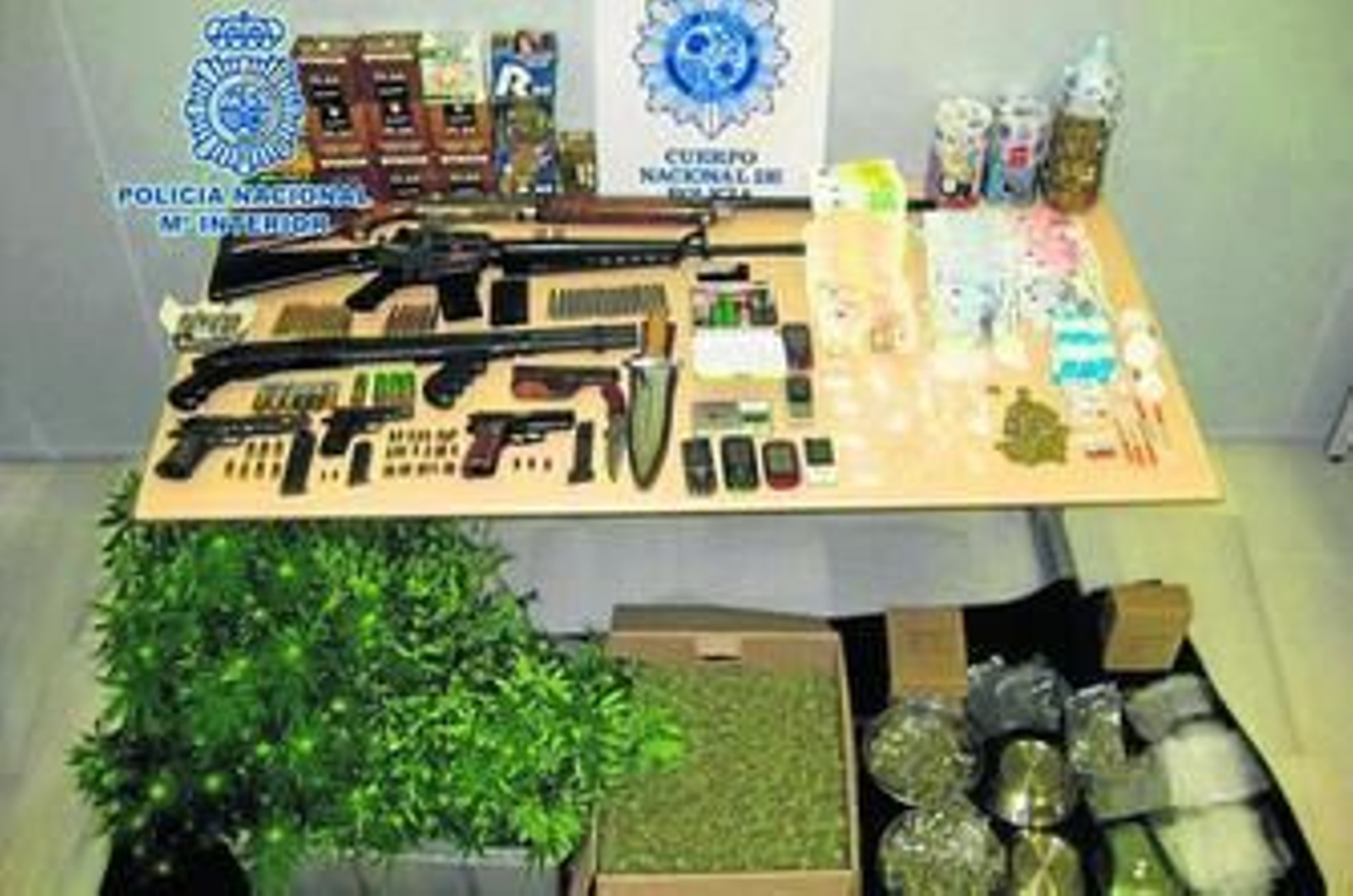 Imagen de los objetos intervenidos en las dos viviendas registradas.