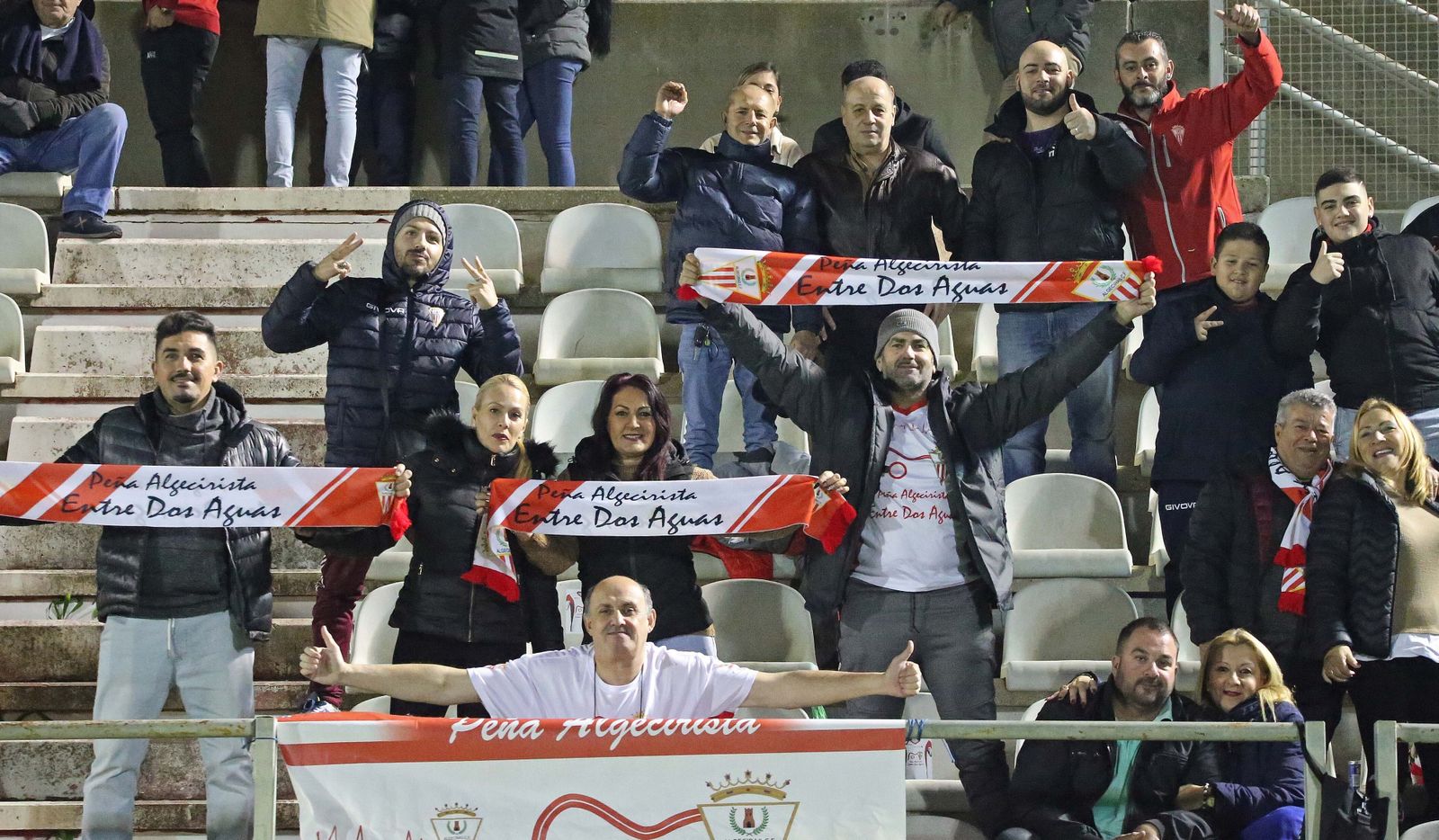 Fotos de la afición en el Nuevo Mirador