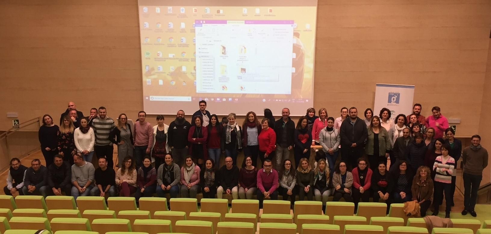 Los agentes Guadalinfo de los 98 centros almerienses comparten experiencias tecnológicas.