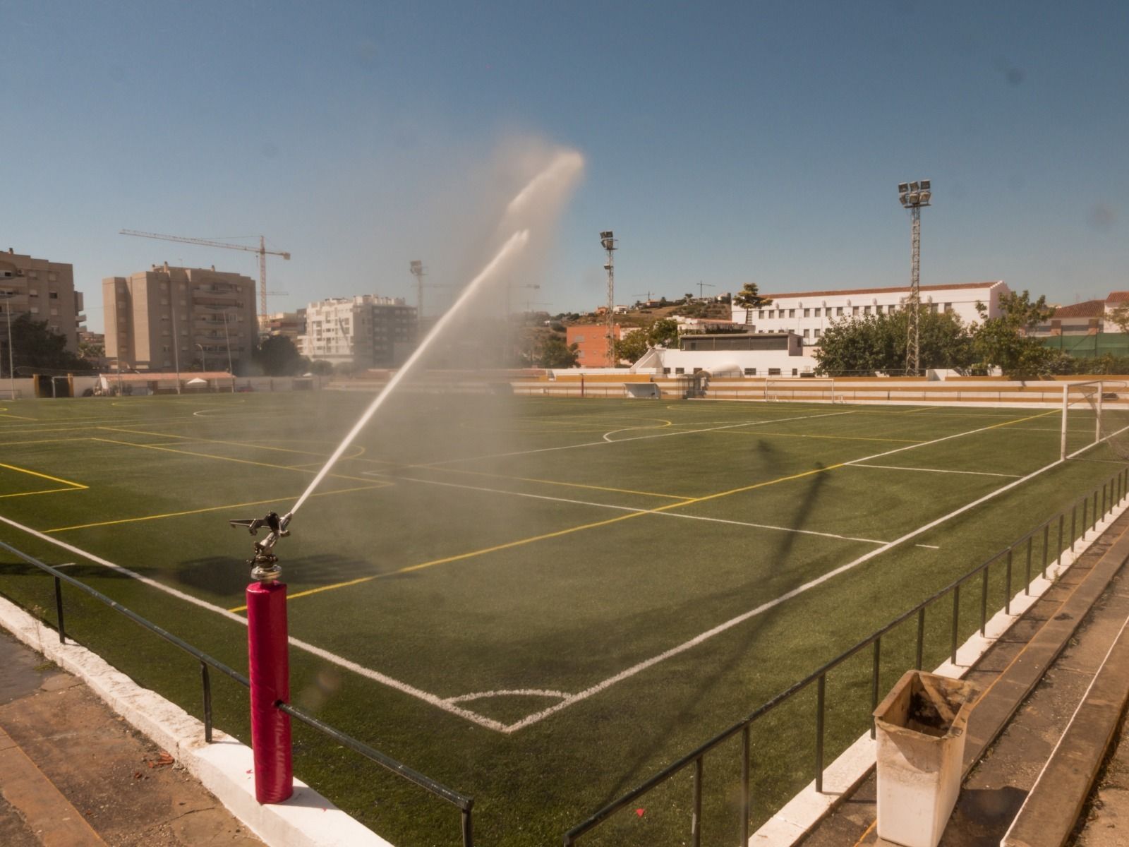 Vista general del campo de fútbol San Fernando de Estepona.