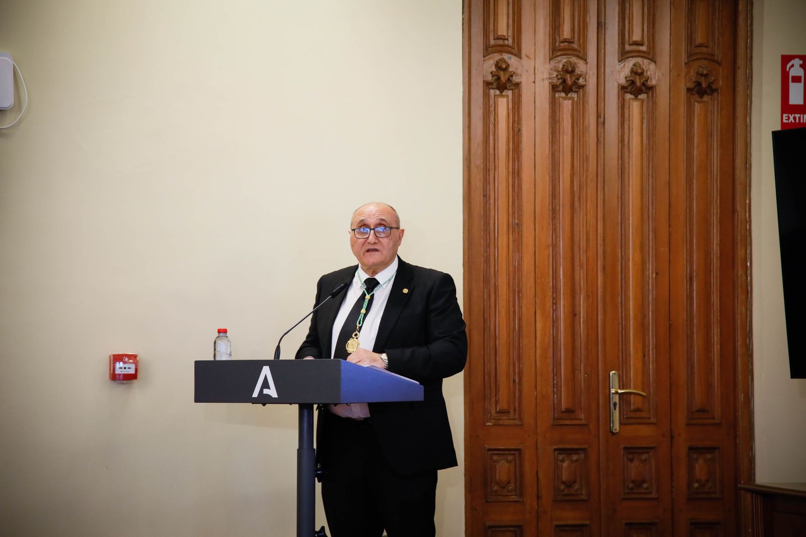 Juan Manuel Martín Robles ingresa como académico de Historia de Andalucía y te lo contamos en imágenes