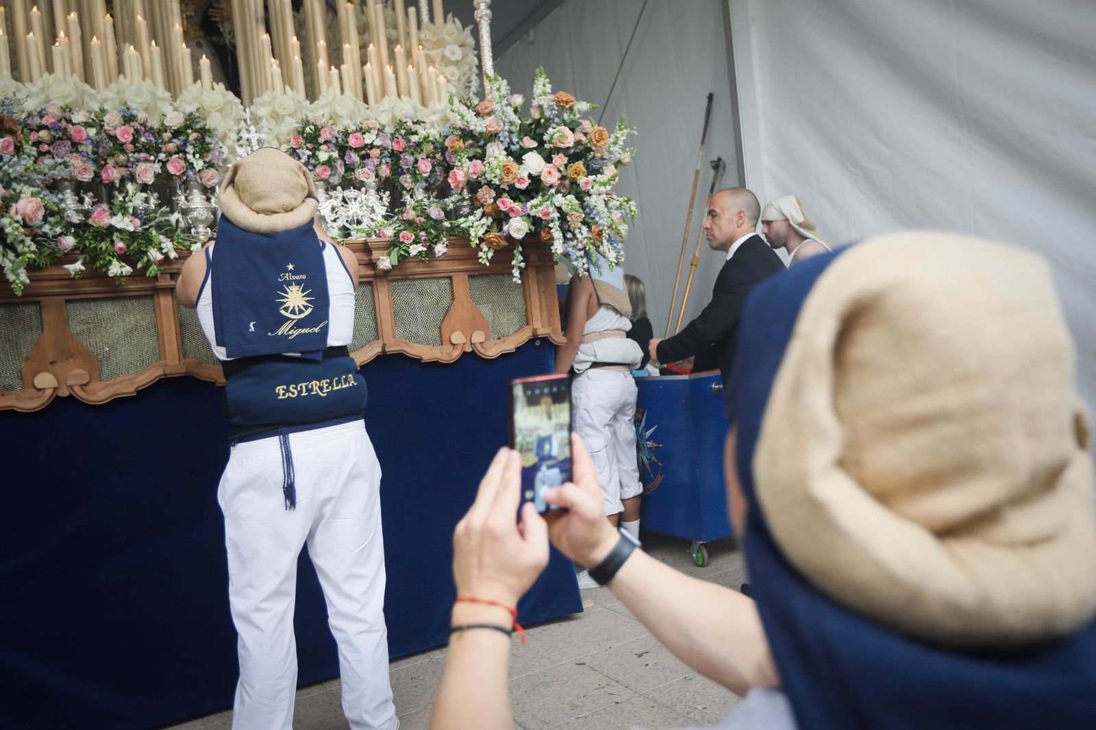 Mira como la cena sale a las calles de Almería tras las lluvias
