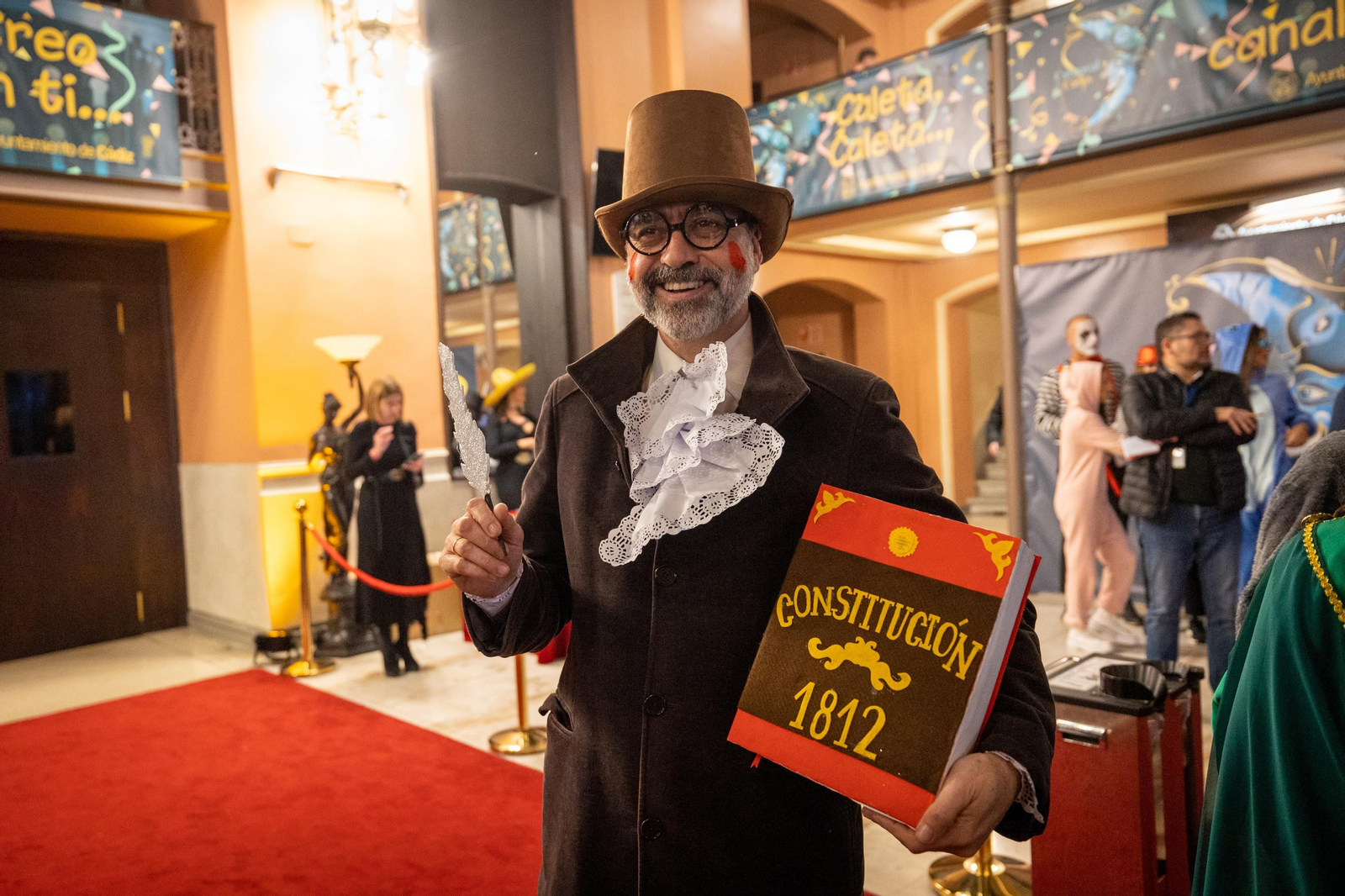 Búscate entre las mejores imágenes de la final del COAC 2024 del Carnaval de Cádiz