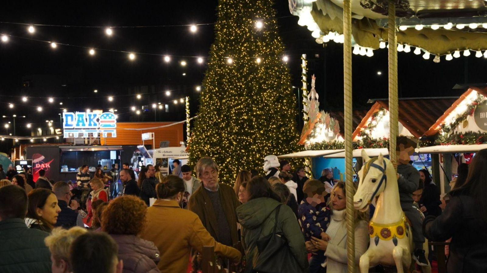 Inicio del mercadillo navideño.