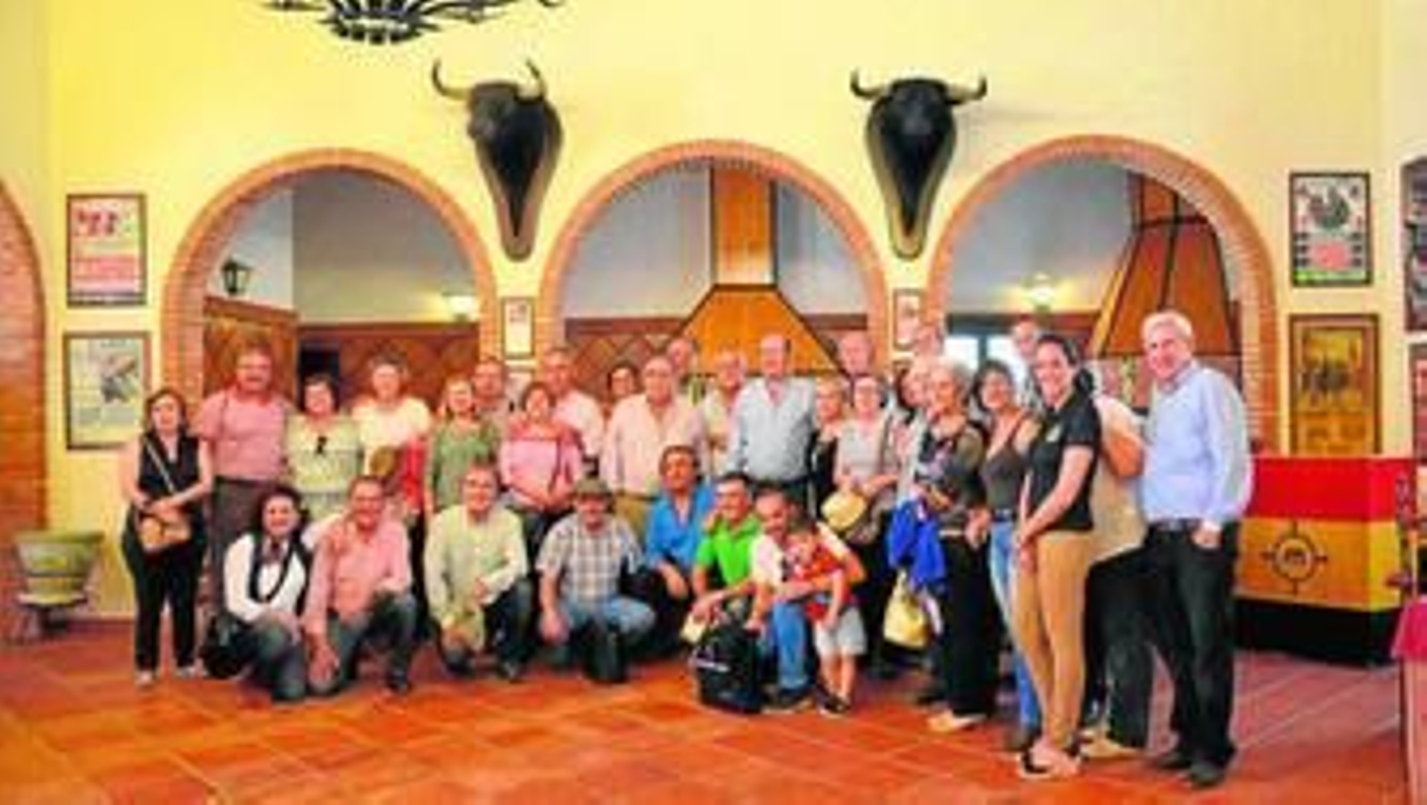 El fotógrafo Rubén García junto a su mujer, Maribel, en la Feria en Madrid