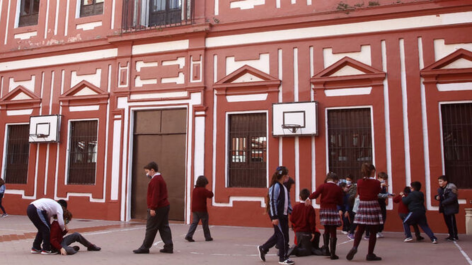 Alumnos de La Inmaculada en el recreo