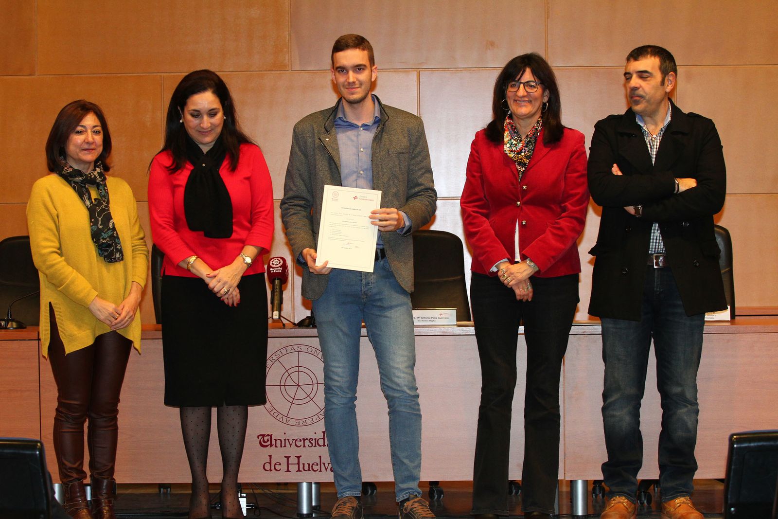 entrega los Premios 'Alumno 10c' de la cátedra Fundación Cepsa