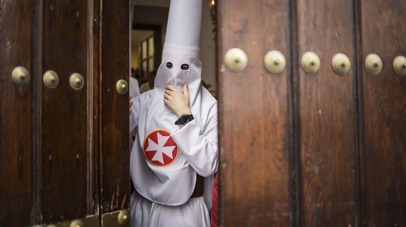 Imágenes de la Hermandad del Amor en el Martes Santo de Jerez 2025