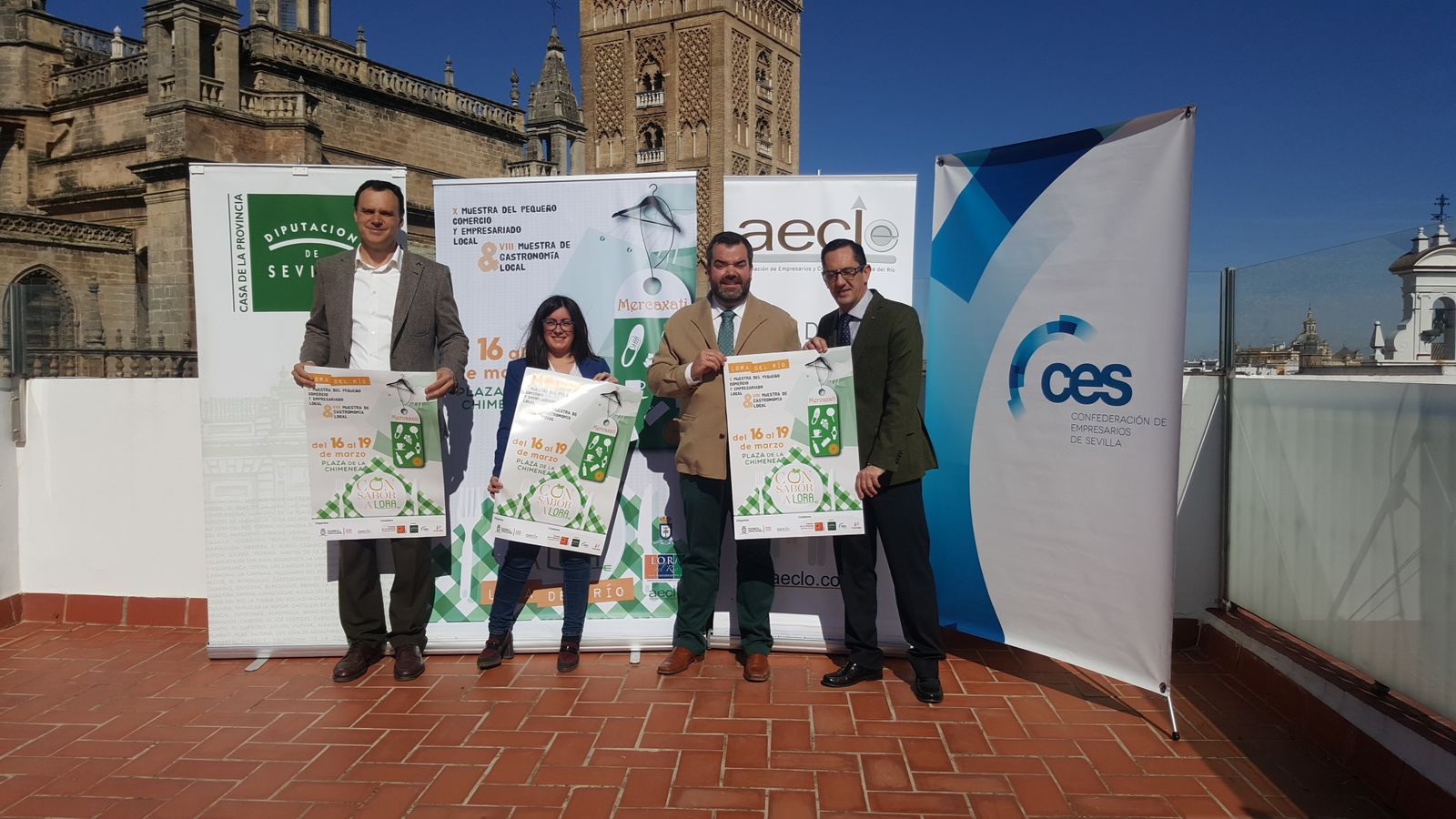 José Barroso posa con la delegación loreña que ha presentado ambos certámenes en la Casa de la Provincia.