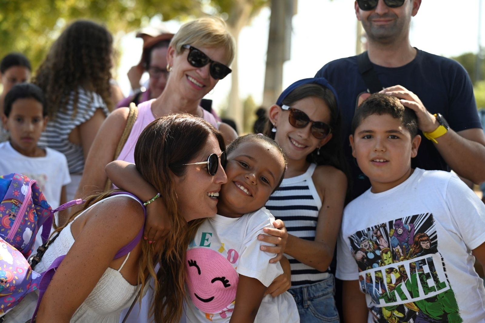 La emotiva despedida de los niños saharauis de Córdoba, en imágenes