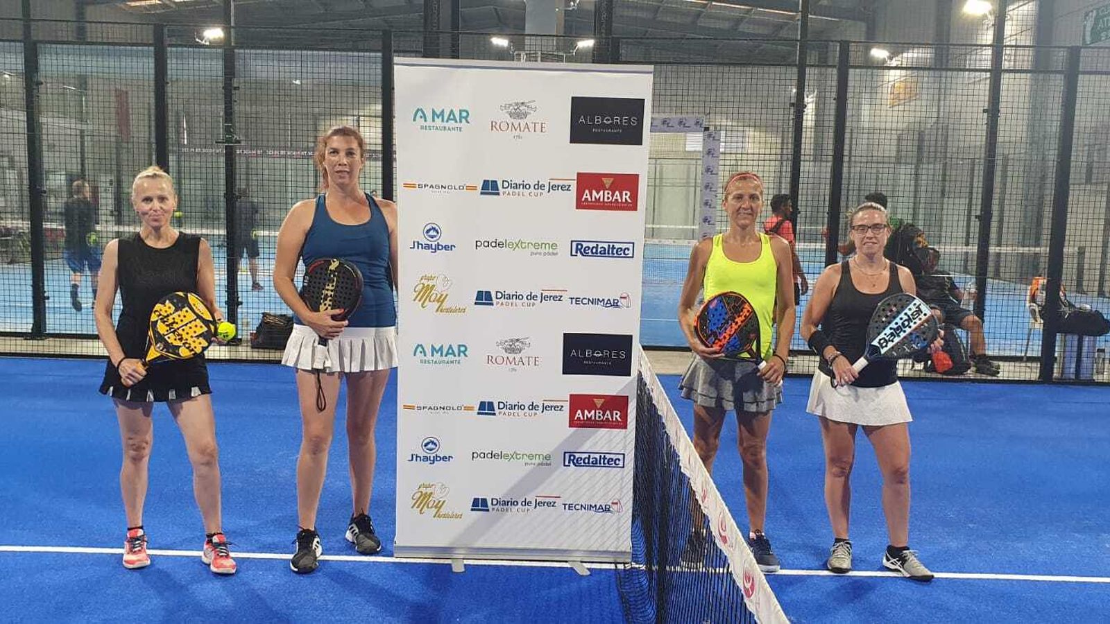 Montse Vázquez-Rocío García contra Natalia Alcón-Gema Clavijo.