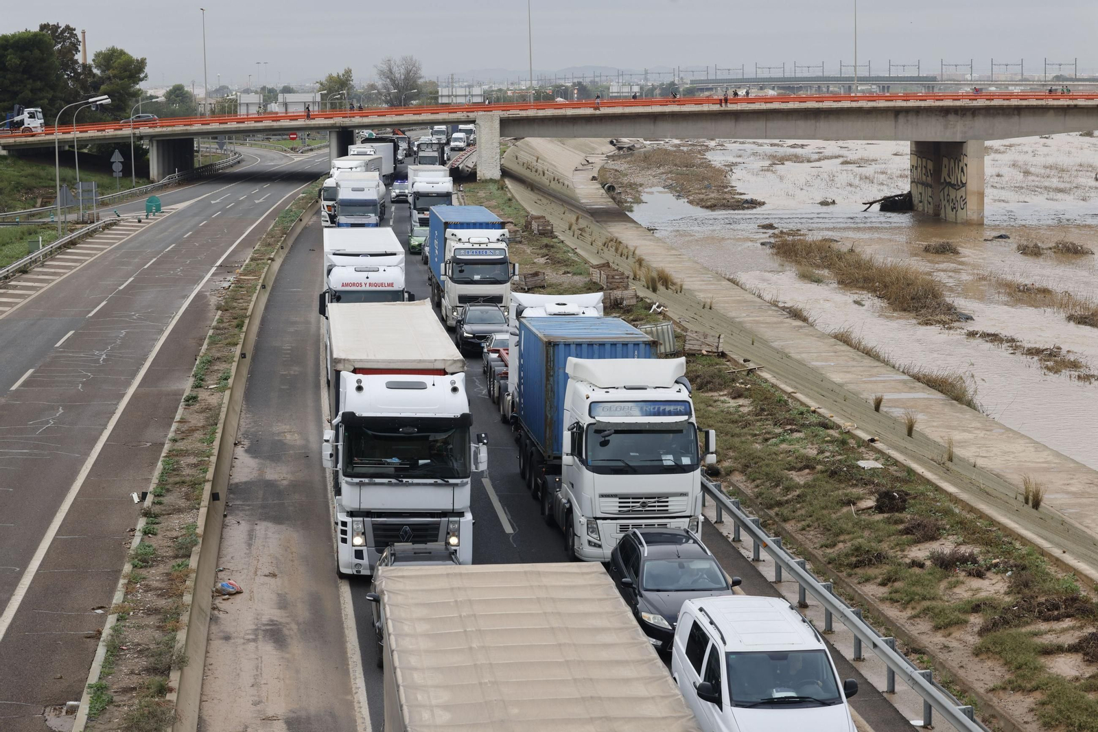 Atascos en los accesos a Valencia