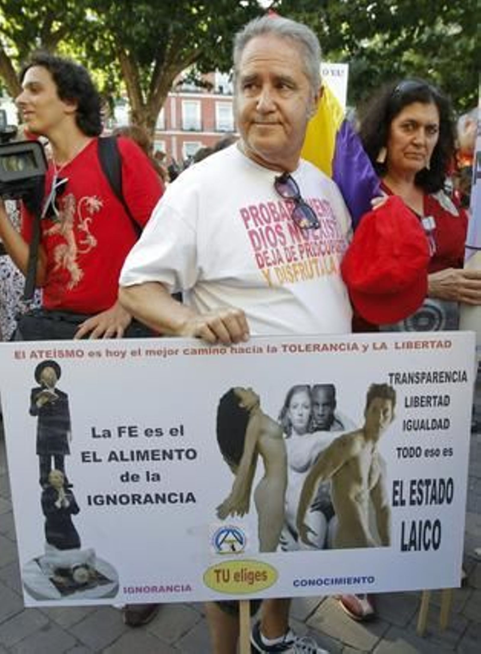Manifestación contra la visita del Papa.

Foto: efe