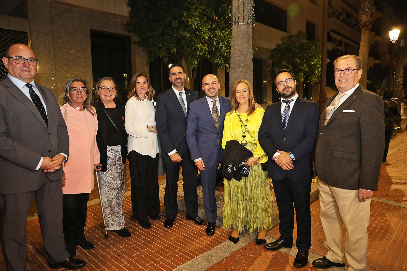 Imágenes de los invitados a la gala de los  37 premios Onubenses del Año