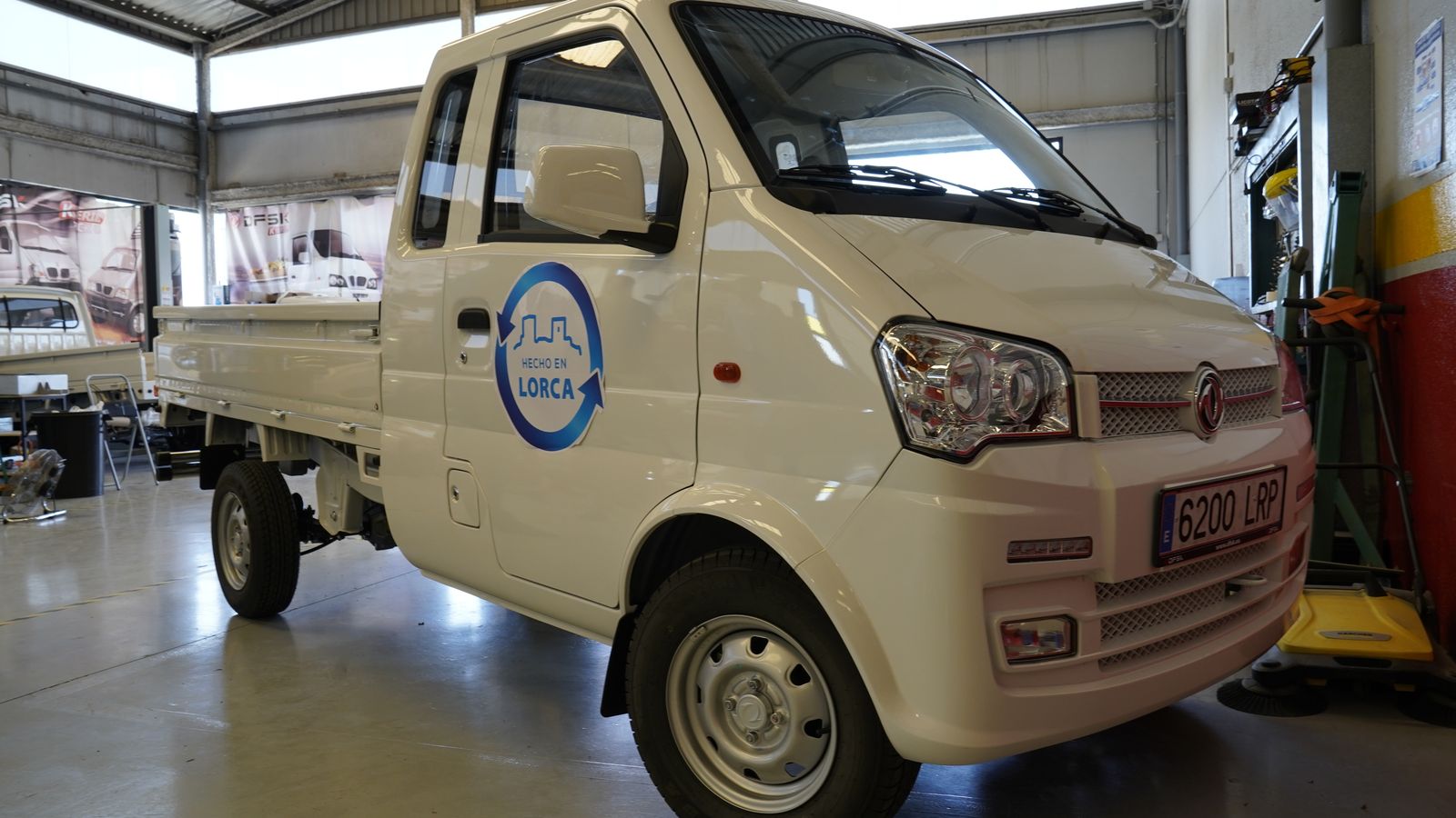 El KH01e es un valioso aliado para moverse en áreas donde es necesario hacerlo sin emisiones ni ruido proporcionando múltiples servicios dada su adaptabilidad.