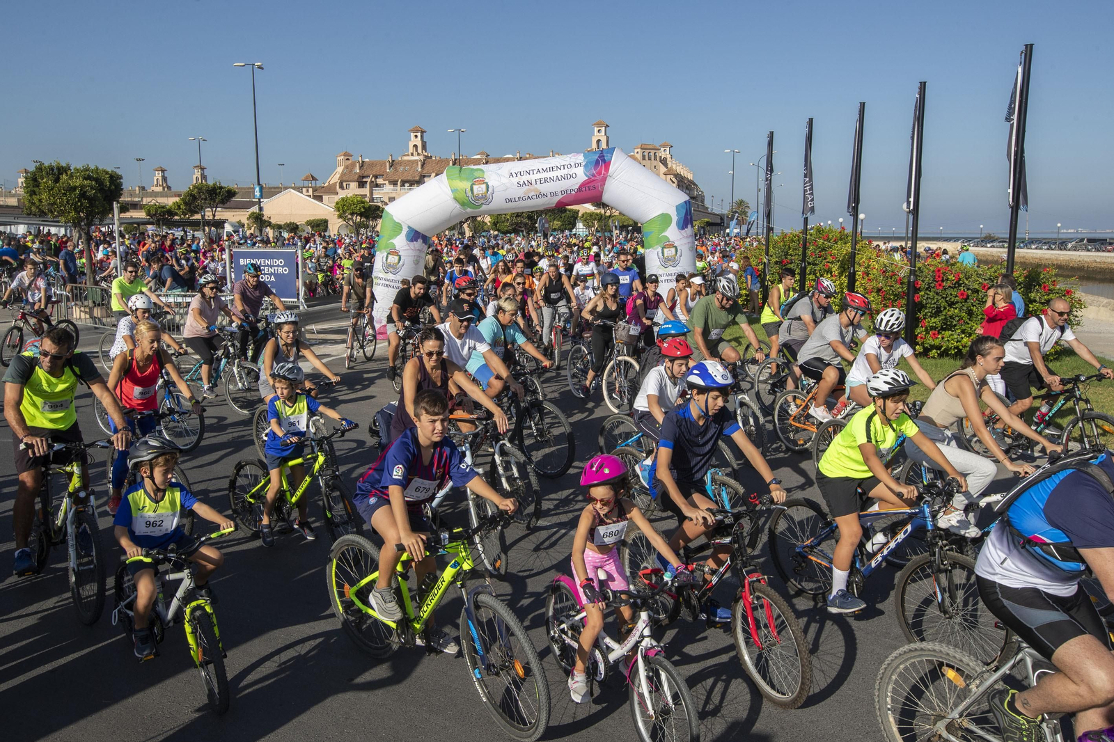 Salida de los participantes del Día de la Bicicleta de 2019 en San Fernando. Salida de los participantes del Día de la Bicicleta de 2019 en San Fernando.