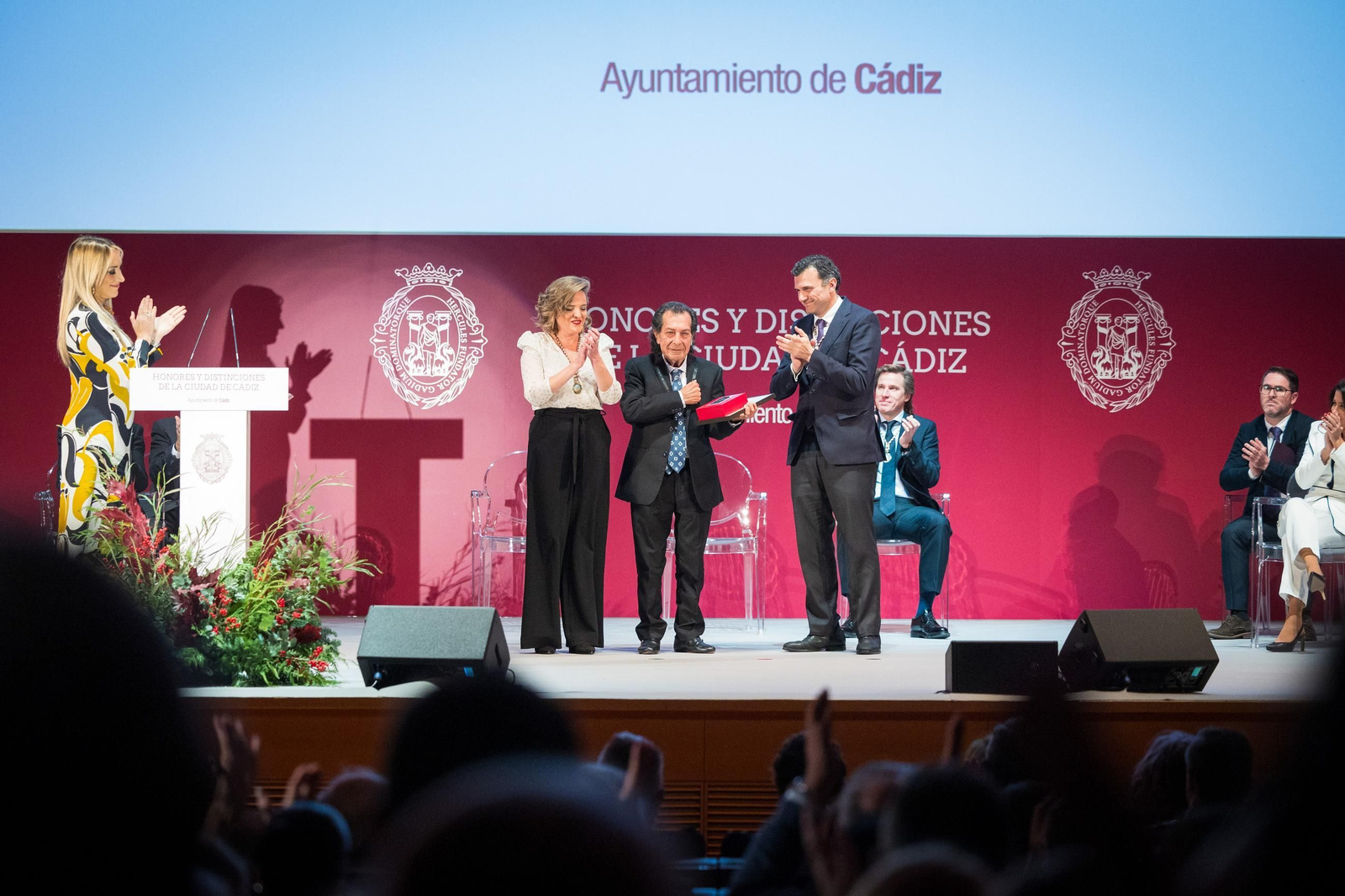 Las imágenes de la entrega de Honores y Distinciones de la Ciudad de Cádiz 2024