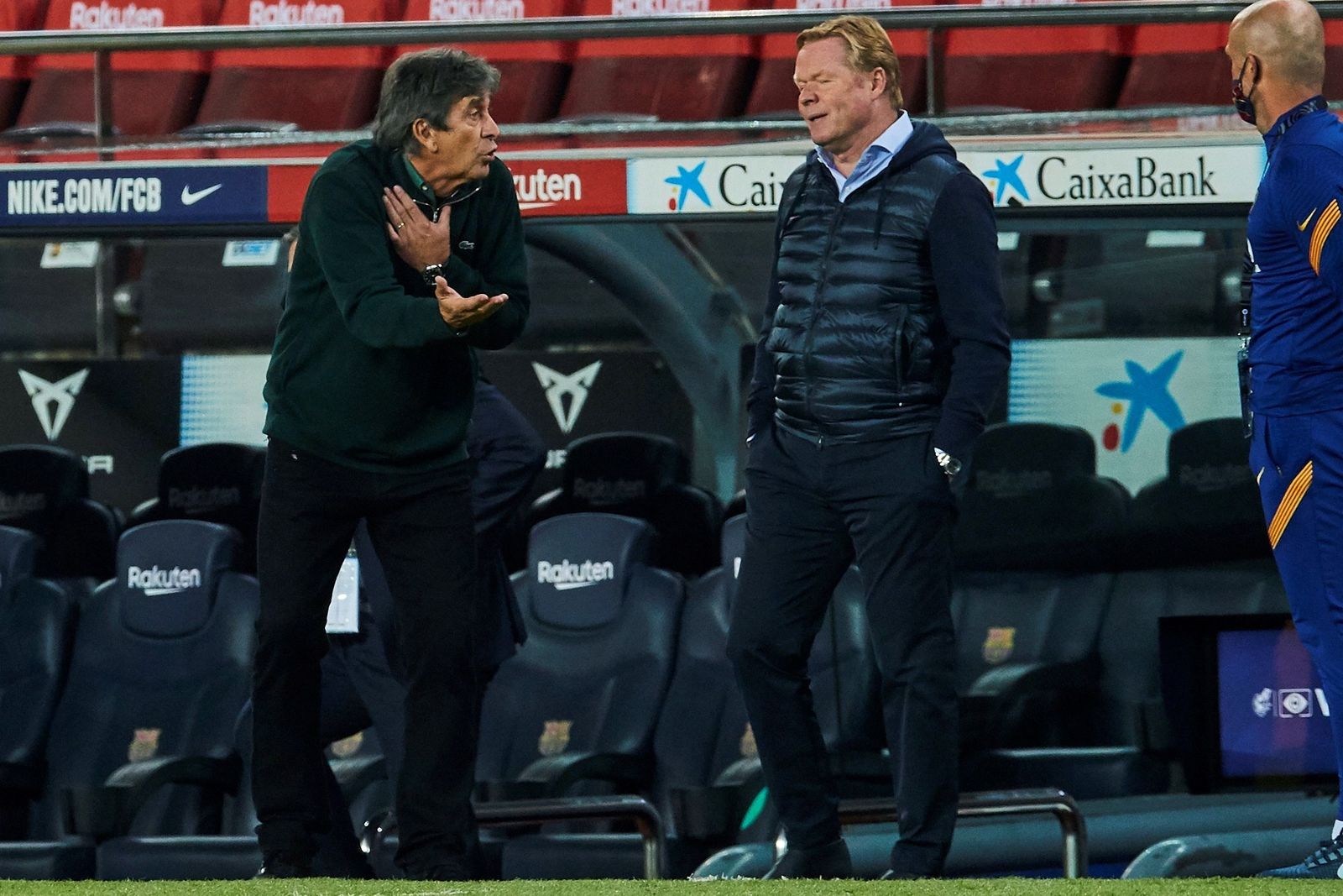 Pellegrini y Koeman, en un momento del partido.