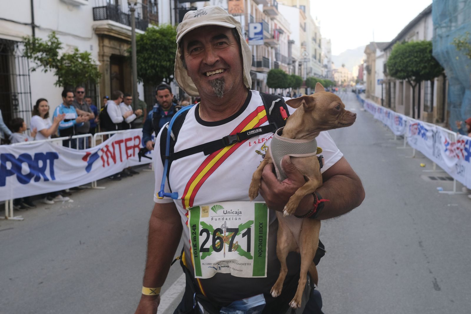 Cierre de la meta de los 101 kilómetros de la Legión, en fotos.